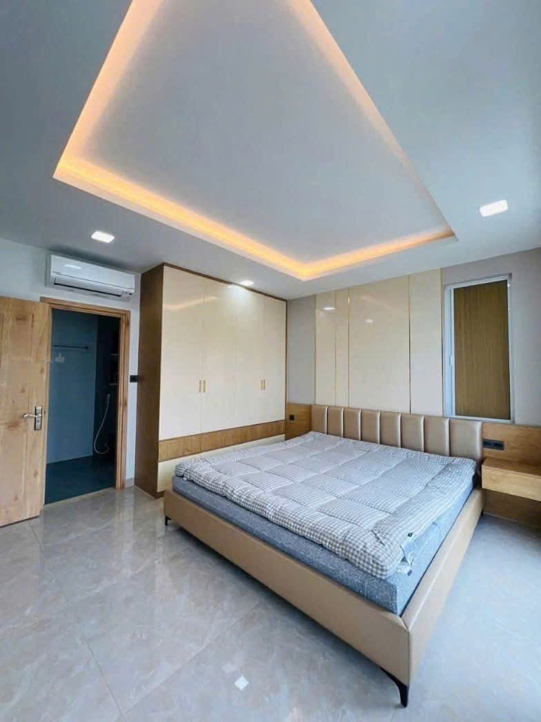 Cần bán Nhà mặt tiền Phường Phú Hữu, Quận 9, Diện tích 111m², Giá 15.3 Tỷ 2