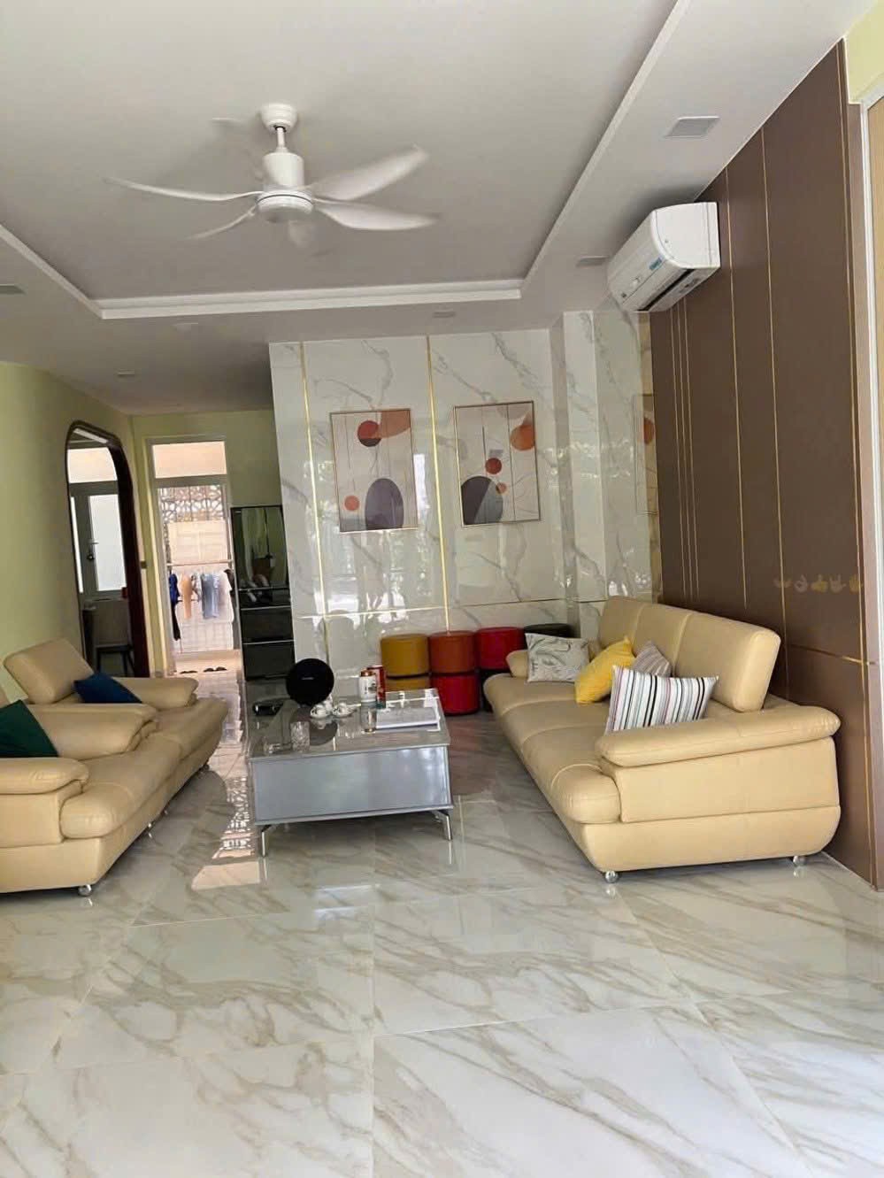 Cần bán Nhà mặt tiền Phường Phú Hữu, Quận 9, Diện tích 111m², Giá 15.3 Tỷ 3