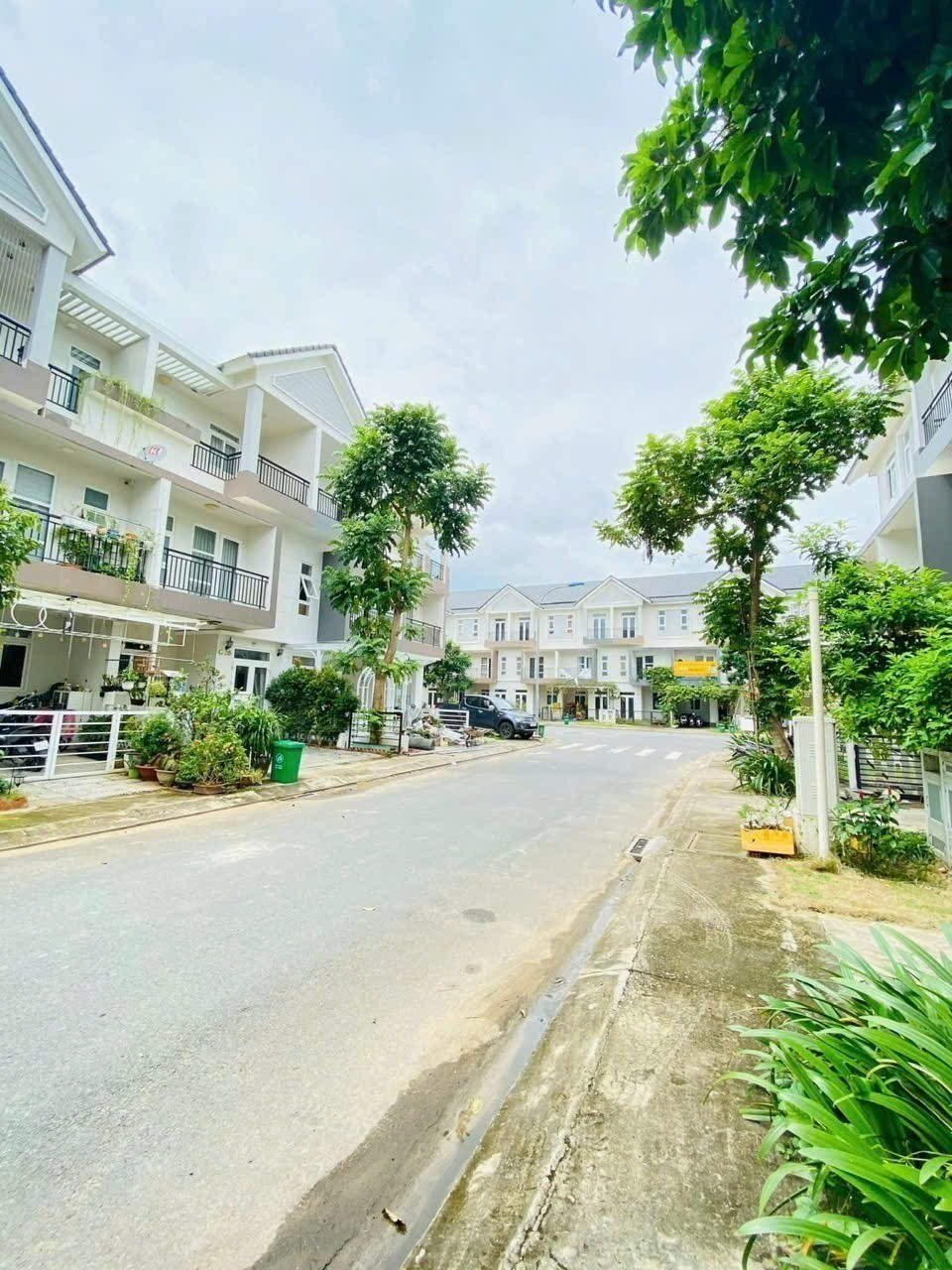 Cần bán Nhà mặt tiền Phường Phú Hữu, Quận 9, Diện tích 111m², Giá 15.3 Tỷ 5