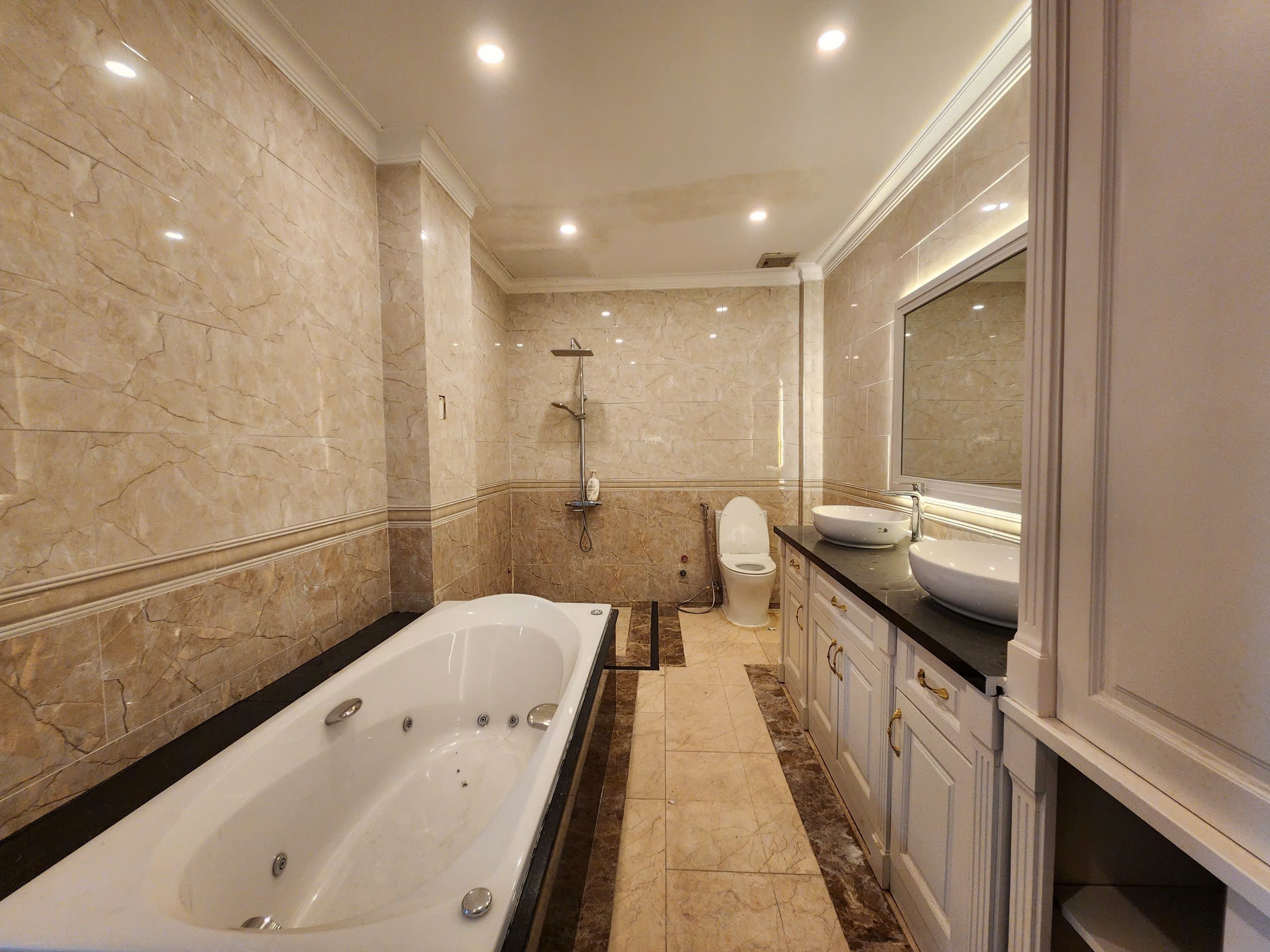 Cho thuê Biệt thự Phường Thảo Điền, Quận 2, Diện tích 650m², Giá Thương lượng 15