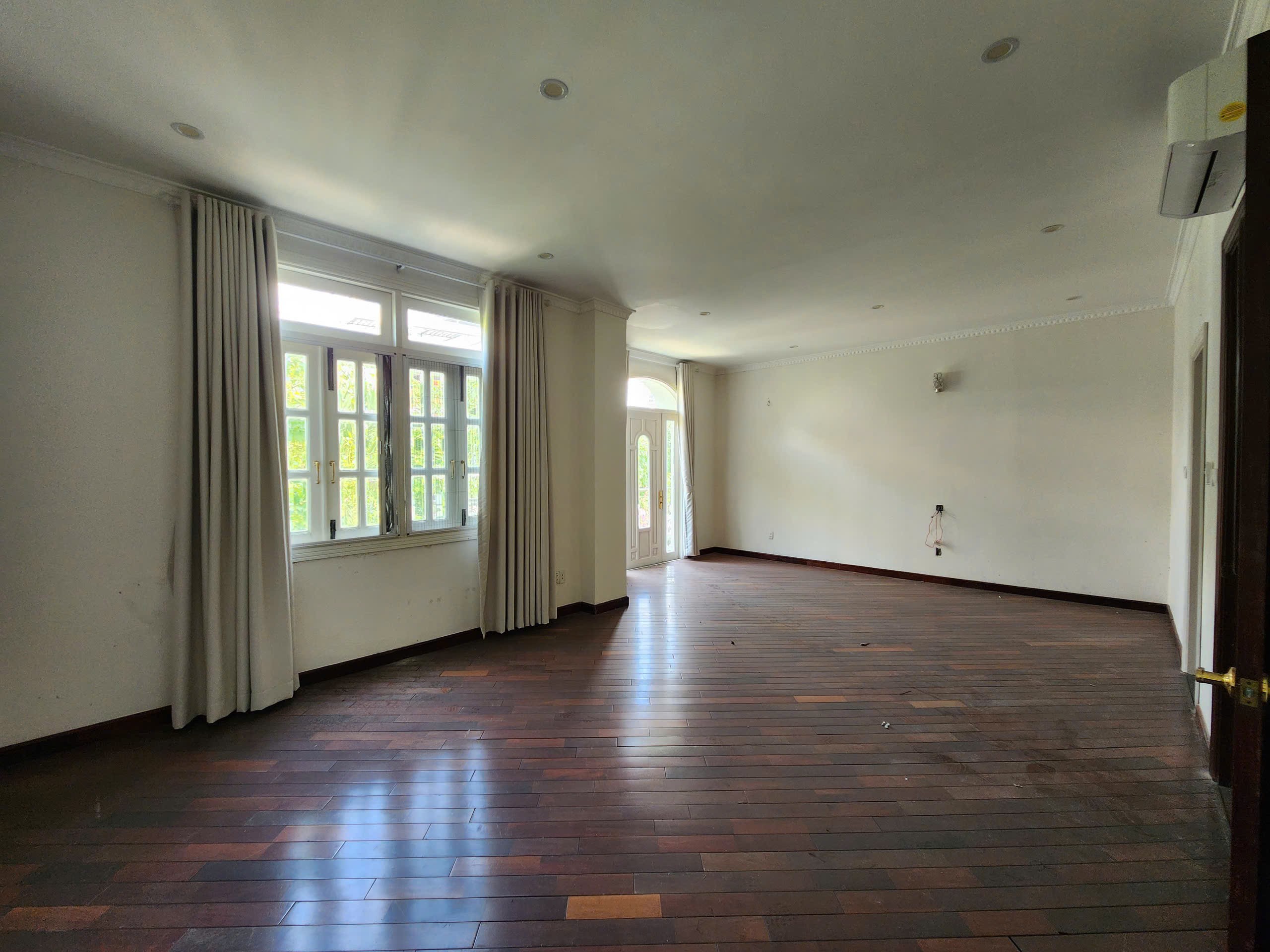 Cho thuê Biệt thự Phường Thảo Điền, Quận 2, Diện tích 650m², Giá Thương lượng 18