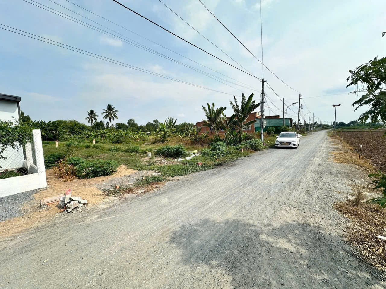 Bán 3 lô đất liền kề mt Nguyễn Thị Tầm, xã Bình Lãng, Tân Trụ dt 135m2 full thổ giá 540 triệu / lô 4