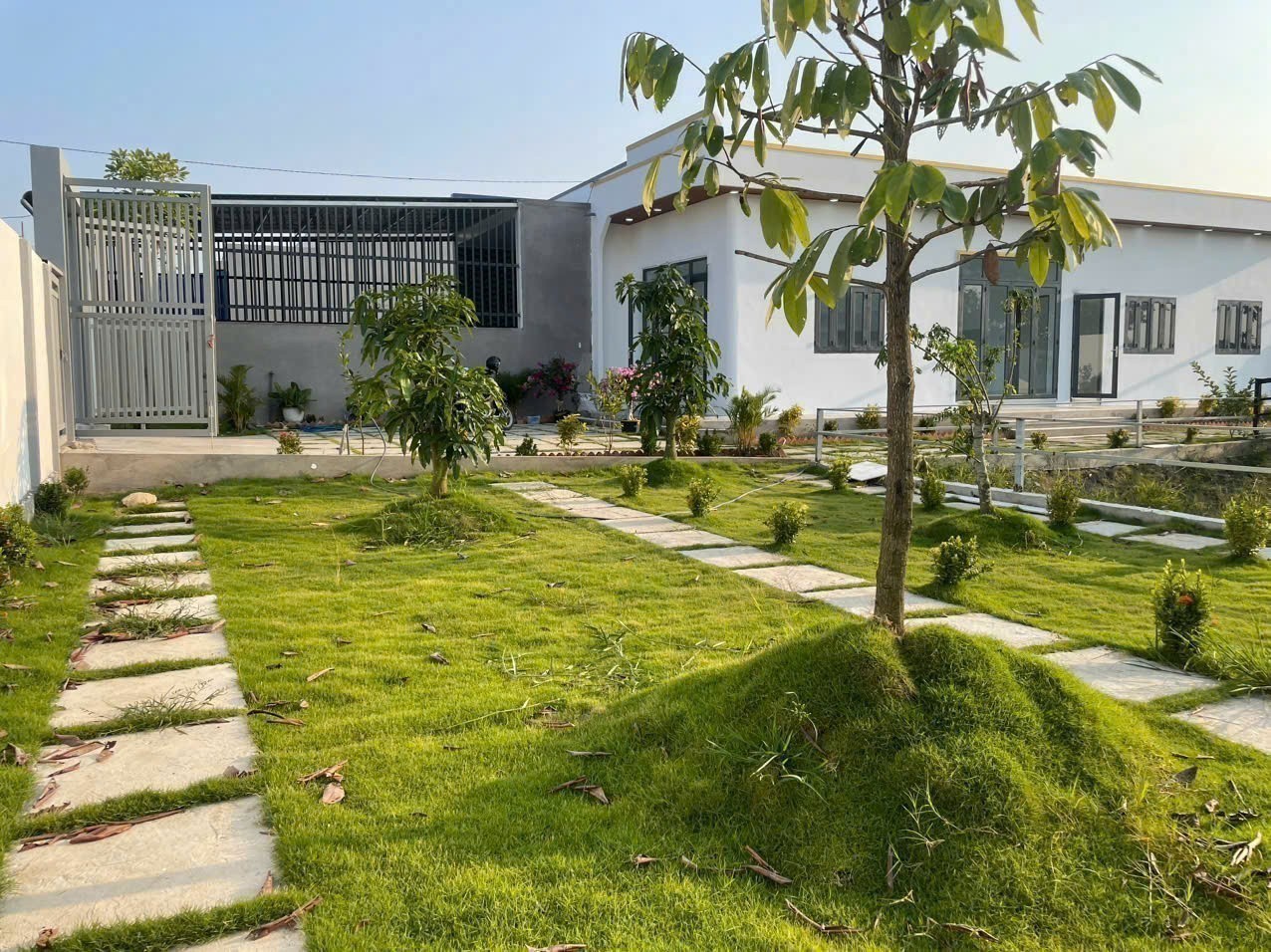 Bán nhà vườn đẹp , đường oto beton xã Phước Vân, Cần Đước tdt 900m2 ( 238m2 thổ) 2pn giá 4 tỷ