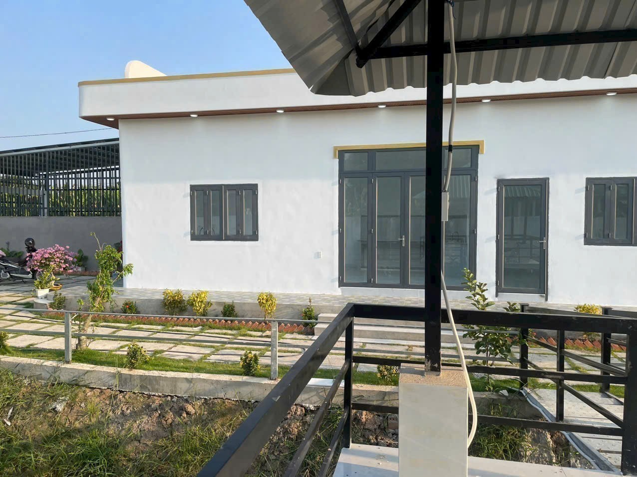 Bán nhà vườn đẹp , đường oto beton xã Phước Vân, Cần Đước tdt 900m2 ( 238m2 thổ) 2pn giá 4 tỷ 12