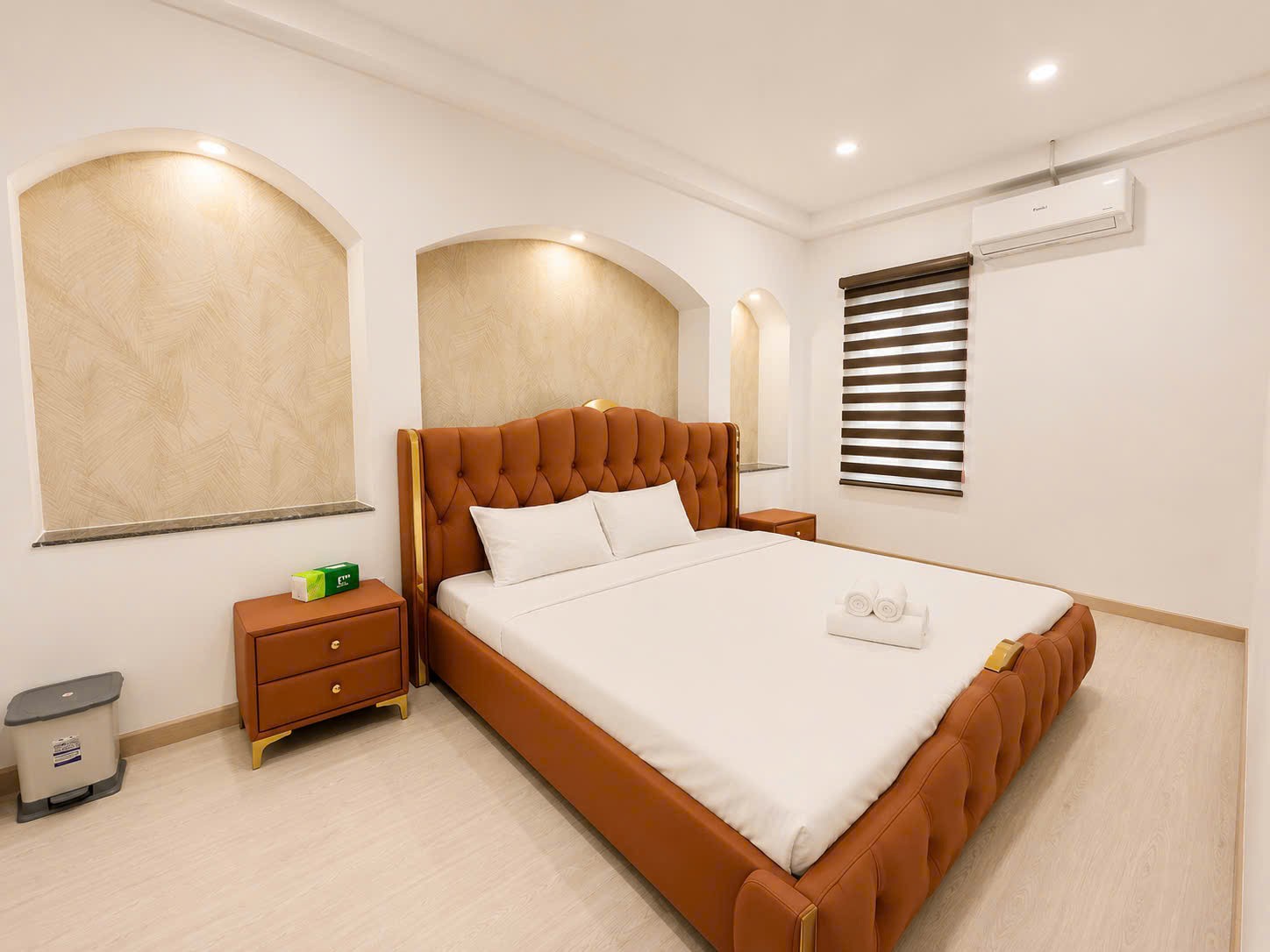 Cho thuê Nhà mặt tiền Quận 1, Hồ Chí Minh, Diện tích 200m², Giá Thương lượng 7