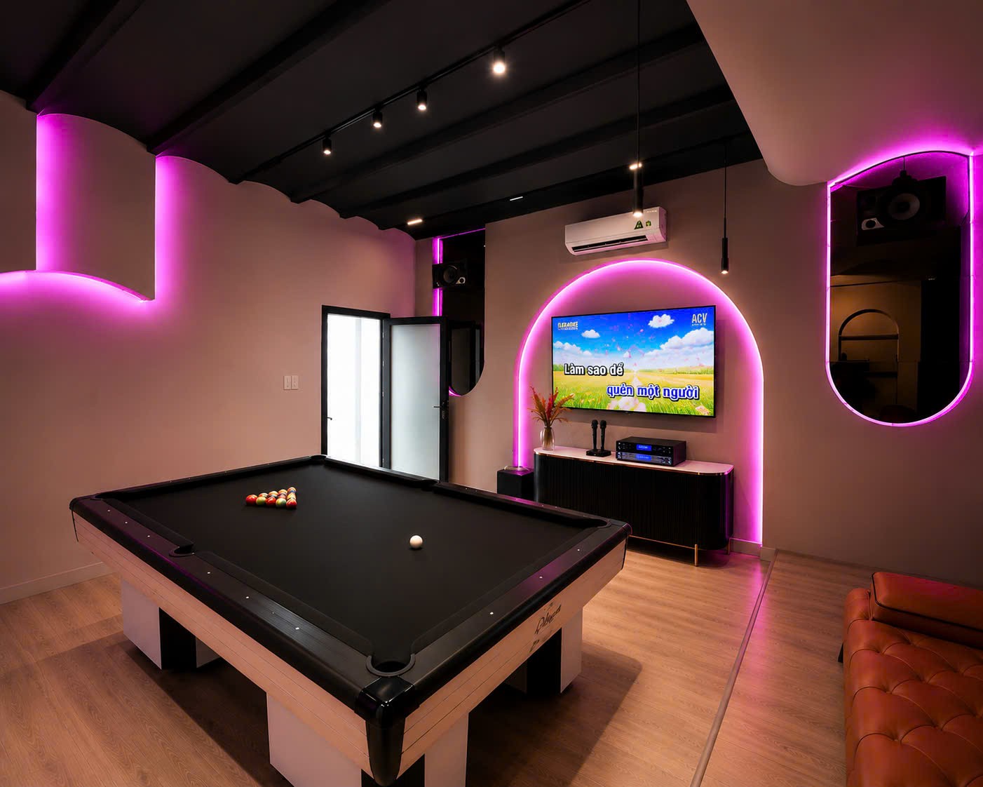 Cho thuê Nhà mặt tiền Quận 1, Hồ Chí Minh, Diện tích 200m², Giá Thương lượng 9