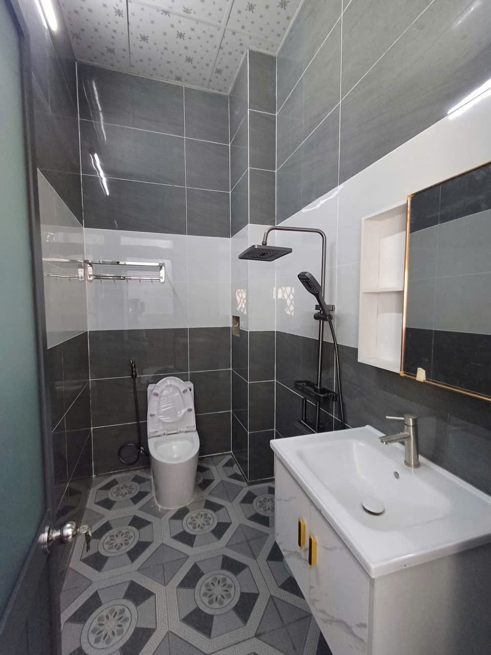 Bán nhà mới xây thị trấn Đức Hòa dt 105m2 1 lầu 3pn,3wc giá 2,85 tỷ 8