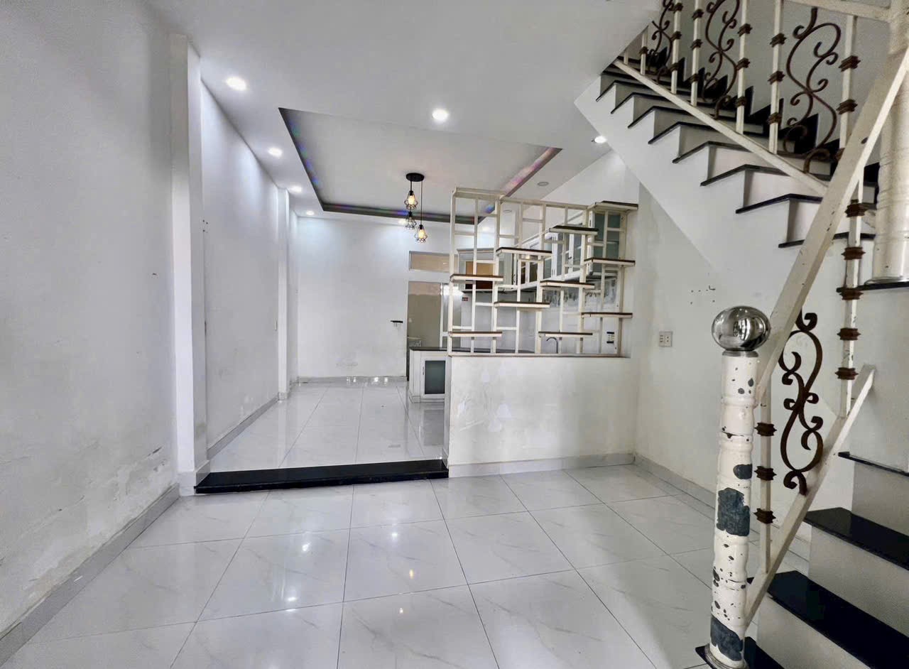 Bán nhà kdc Cát Tường Phú Sinh, Mỹ Hạnh Bắc dt 48m2 1 lửng 1pn,2wc giá 1,39 tỷ 6