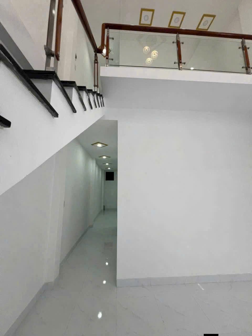 Bán nhà mới xây xã An Thạnh, Bến Lức đối diện Waterproof dt 100m2, 1 lửng , 3pn,2wc giá 2,15 tỷ 3
