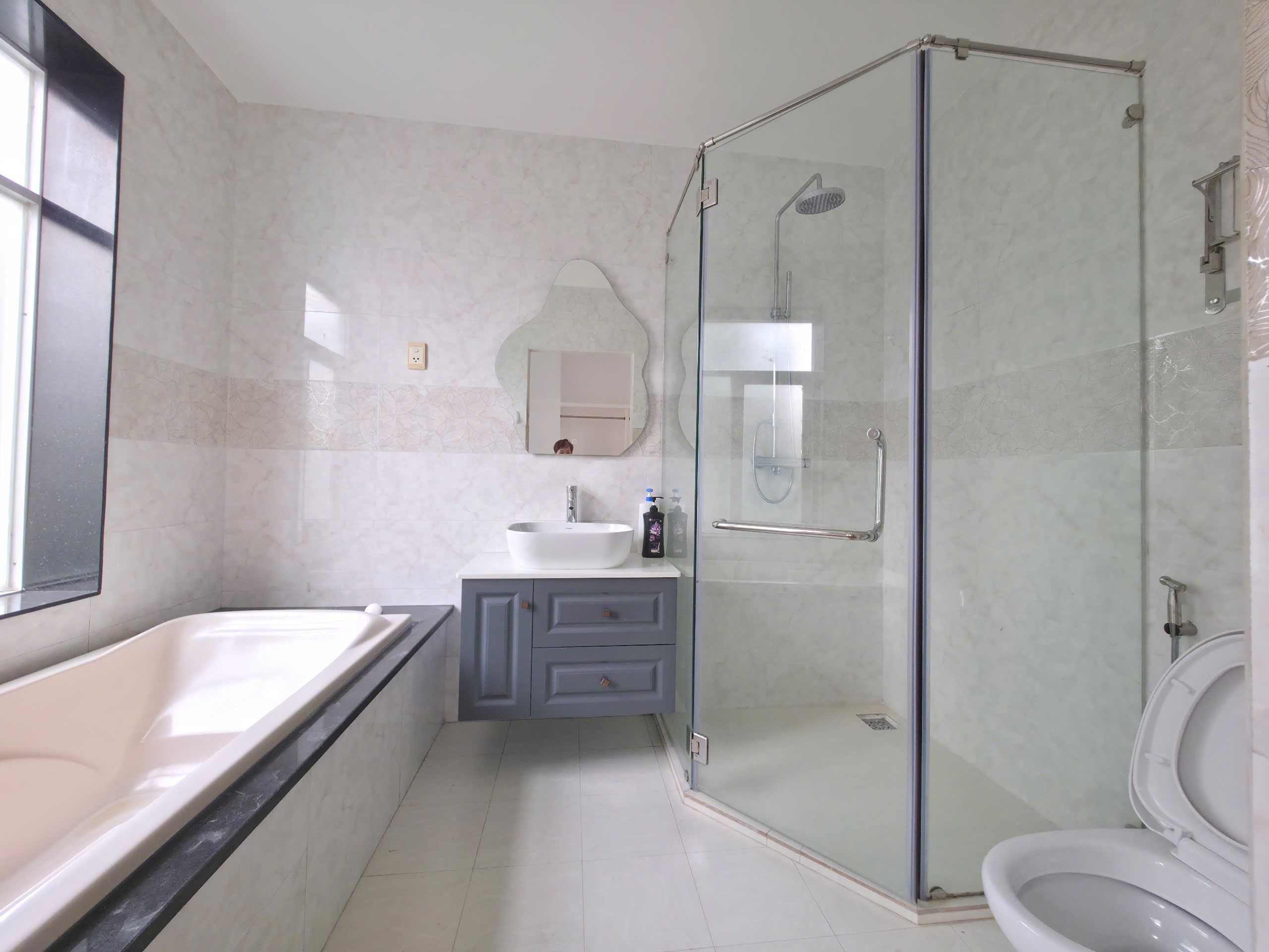 Cho thuê Biệt thự Phường Thảo Điền, Quận 2, Diện tích 432m², Giá Thương lượng 5