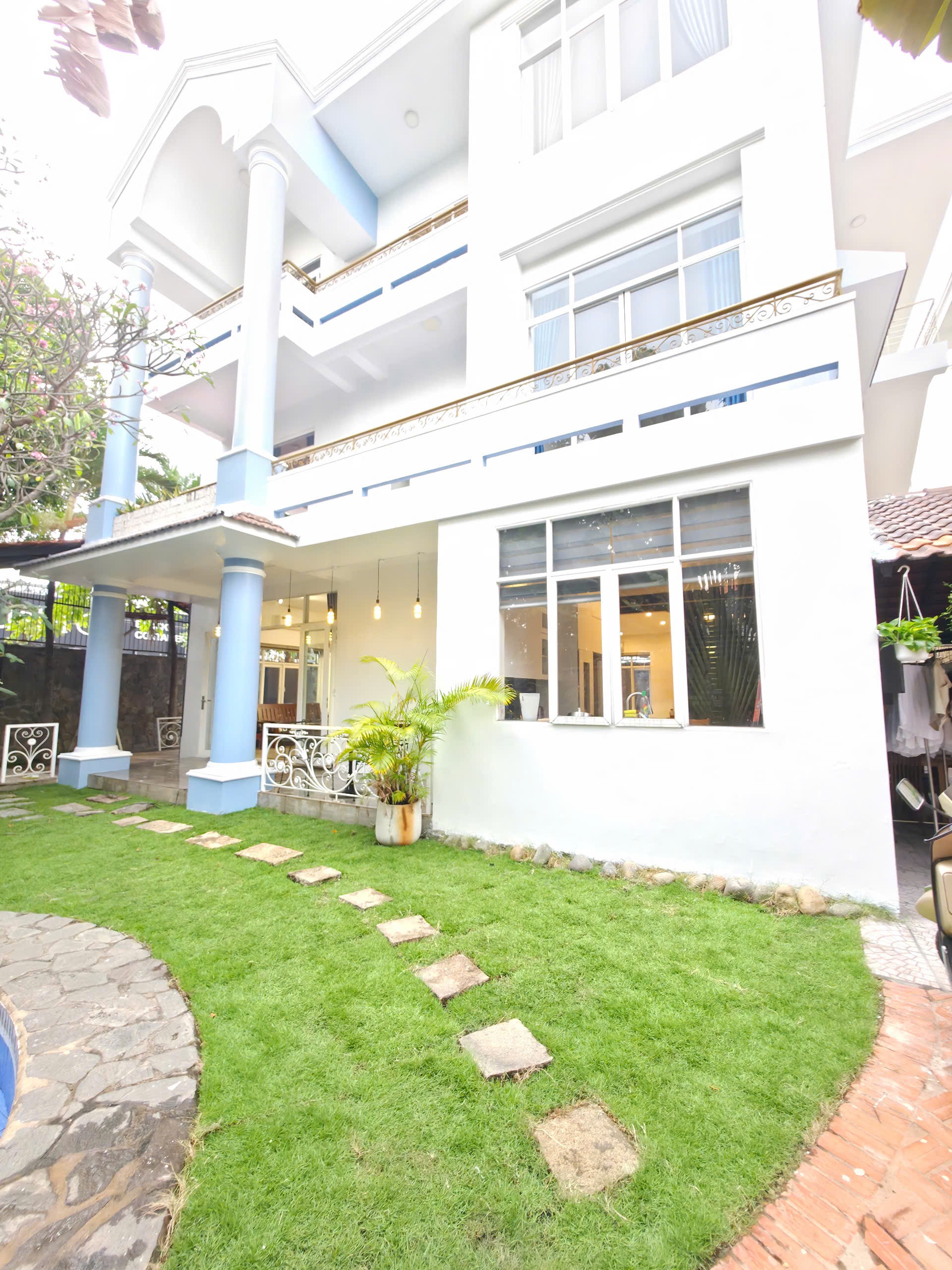 Cho thuê Biệt thự Phường Thảo Điền, Quận 2, Diện tích 432m², Giá Thương lượng 32