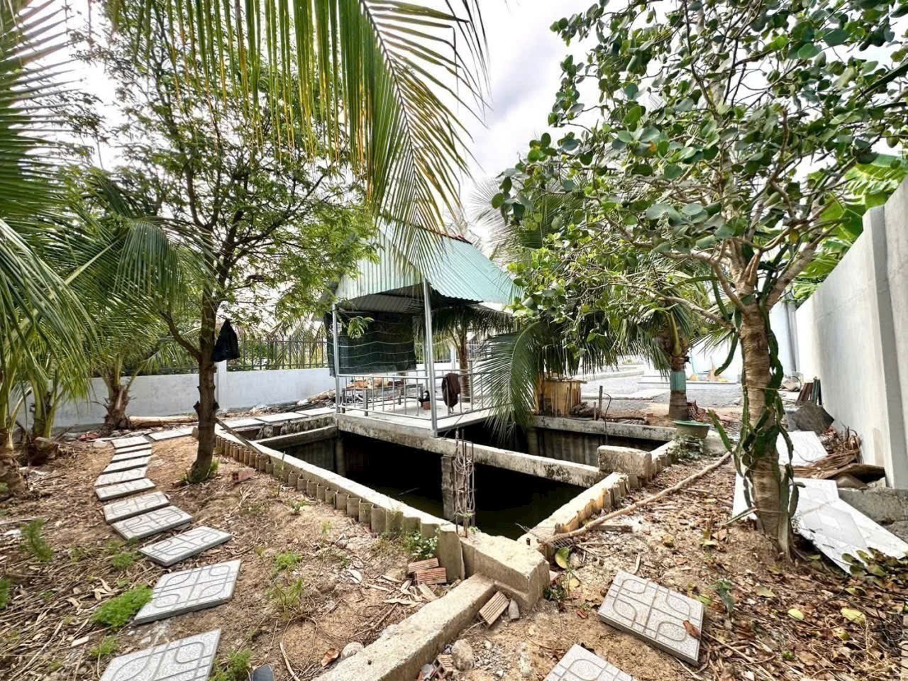 Bán nhà vườn đẹp mới xây có sân vườn, chòi thủy tạ xã Phước Lợi dt 462m2 (200m2 thổ) giá 2,8 tỷ 8