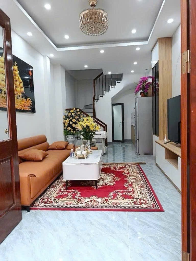 NHÀ ĐẸP LONG BIÊN – 52m² – GẦN AEON MALL, CẦU VĨNH TUY – GIÁ CHỈ 6,X TỶ 2