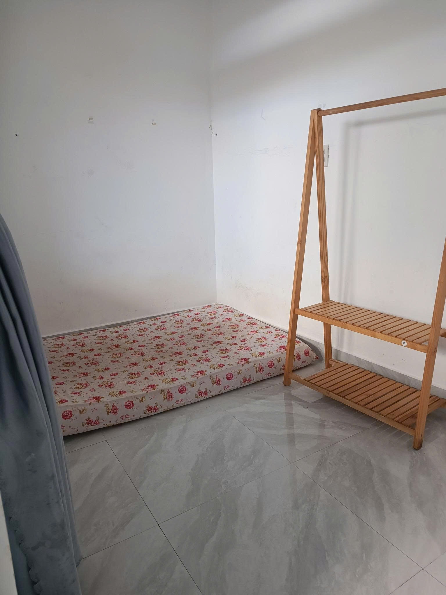 CHO THUÊ NHÀ ĐƯỜNG CÁCH MẠNG THÁNG 8- ĐÀ LẠT  8 TRIỆU 2