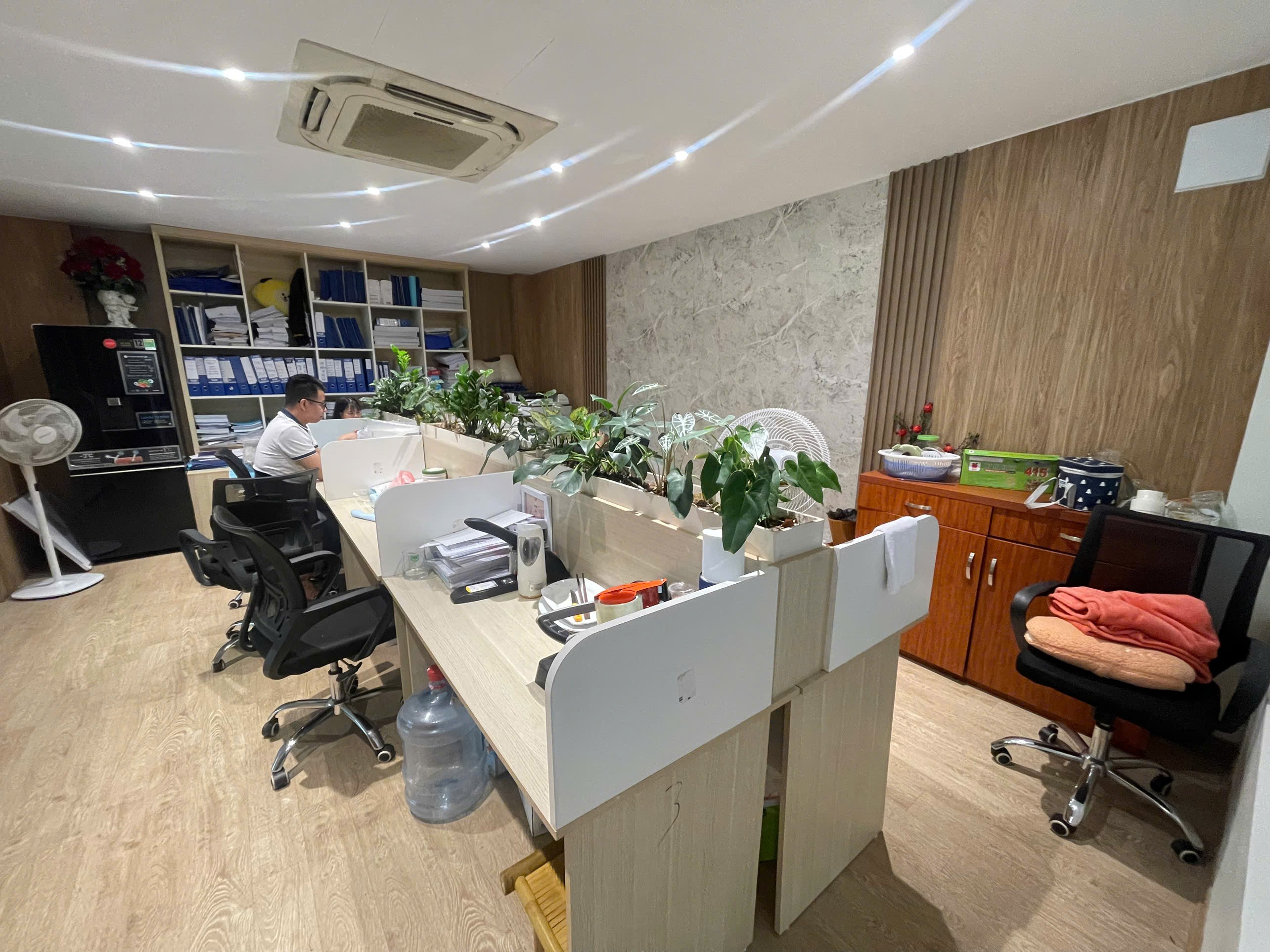 Cho thuê 150m sàn VP giá rẻ bất ngờ mặt phố Lưu Quang Vũ- Cầu Giấy, sẵn bàn giao 5