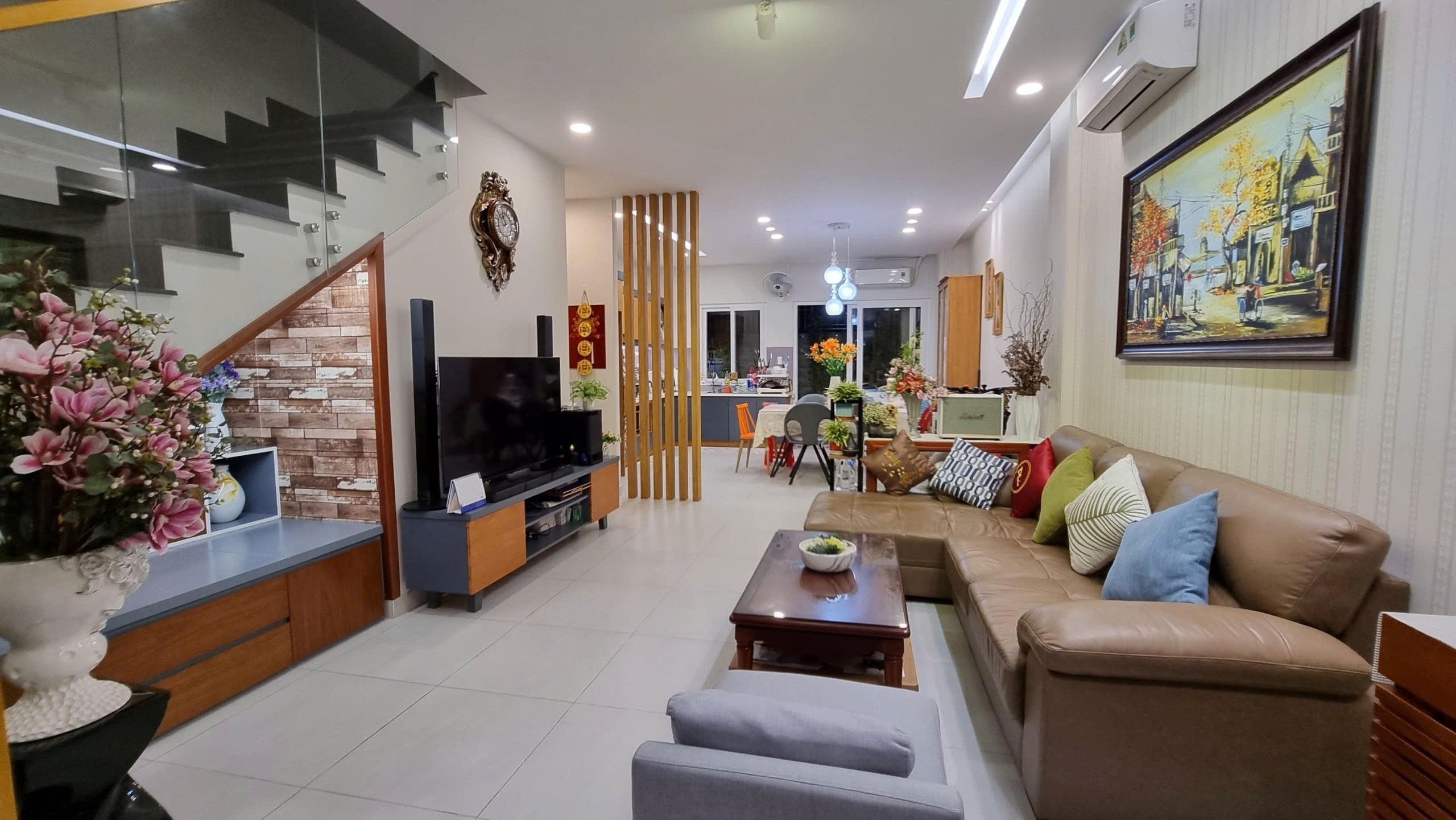 Cần bán Nhà mặt tiền Phường Phước Long B, Quận 9, Diện tích 75m², Giá 11.5 Tỷ 3