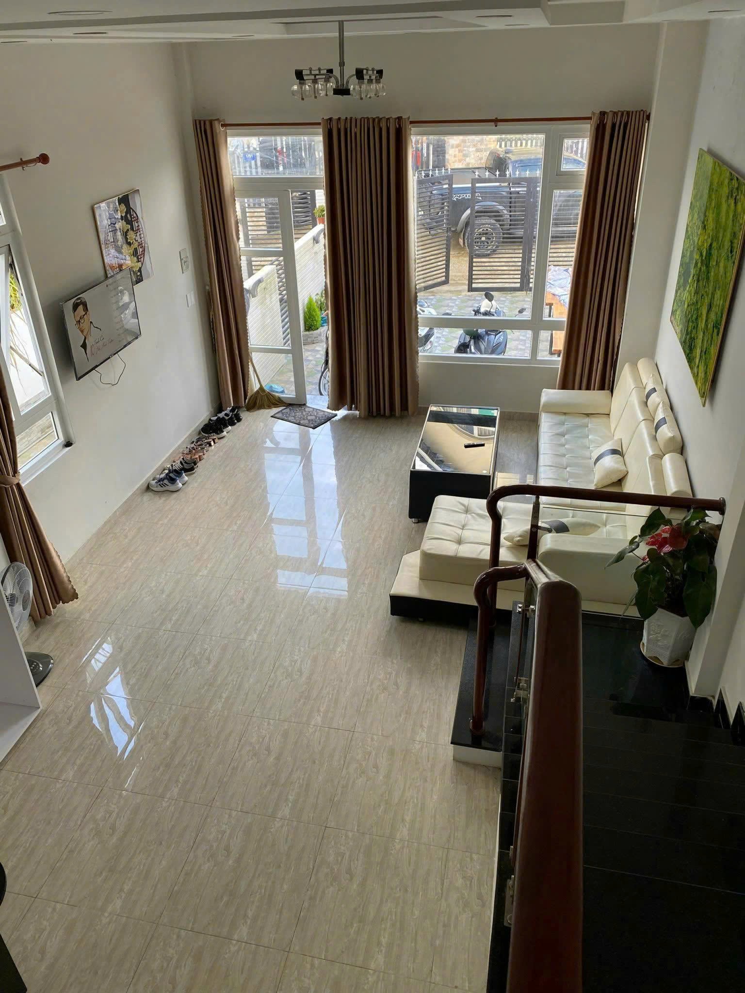 CHO THUÊ VILLA FULL NỘI THẤT CƠ BẢN ĐỒI THÔNG TIN PHƯỜNG 8 GIÁ 12TR 5
