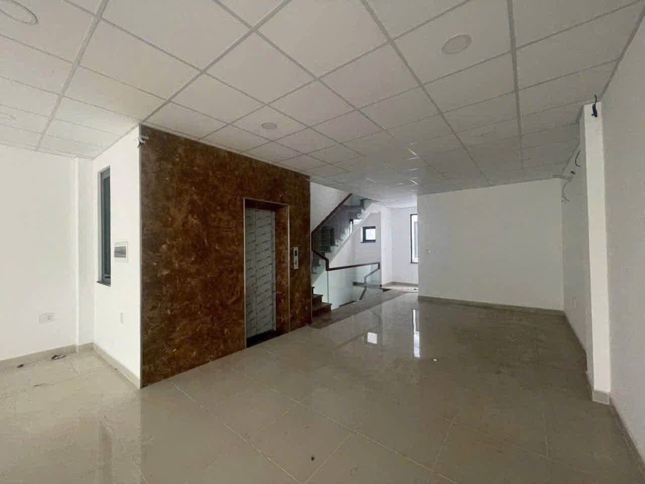 Cho thuê Nhà mặt tiền Phường Phú Hữu, Quận 9, Diện tích 132m², Giá 45 Triệu/tháng 2
