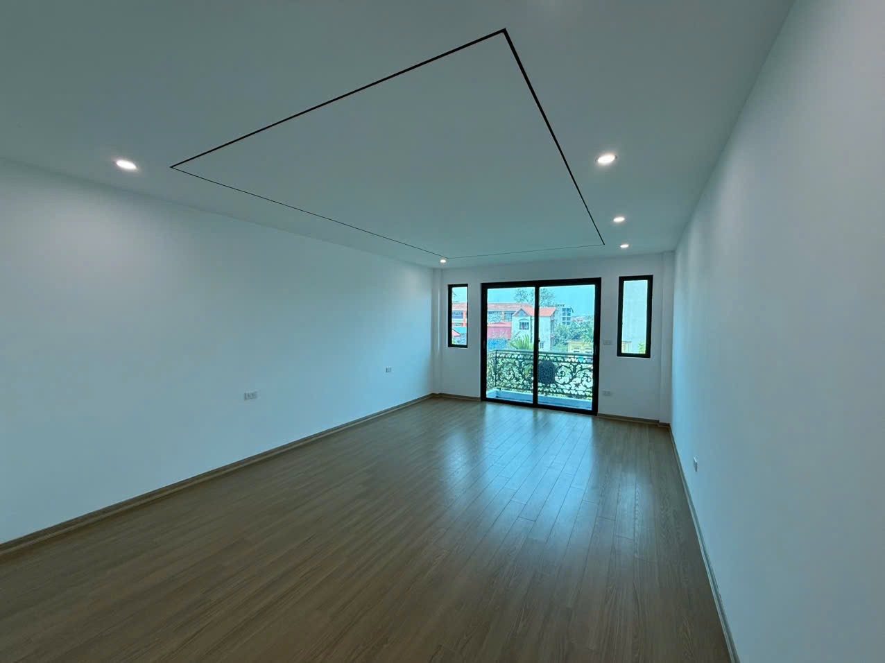 Nhà đẹp Phúc Lợi – Long Biên, diện tích 52m2, có gara ô tô trong nhà, thiết kế hiện đại, sáng 2