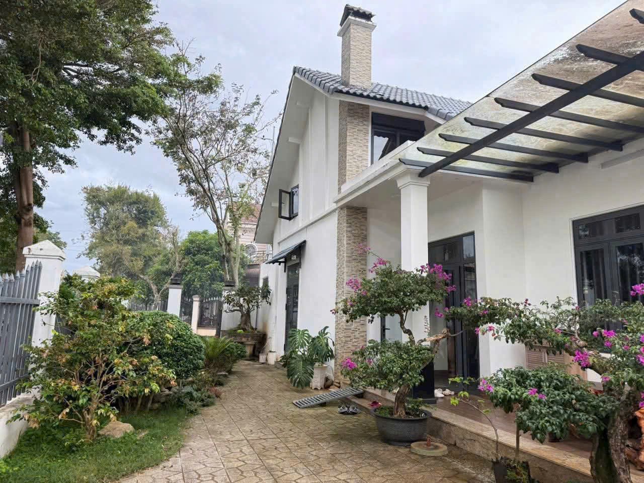 BÁN BIỆT THỰ 300m2 LÔ 90 LIÊN NGHĨA, ĐỨC TRỌNG .LÂM ĐỒNG Hàng hiếm trung tâm – vị trí VIP đáng