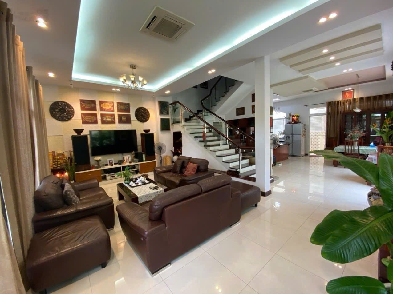 Cần bán Biệt thự Phường Phú Mỹ, Quận 7, Diện tích 180m², Giá 54 Tỷ