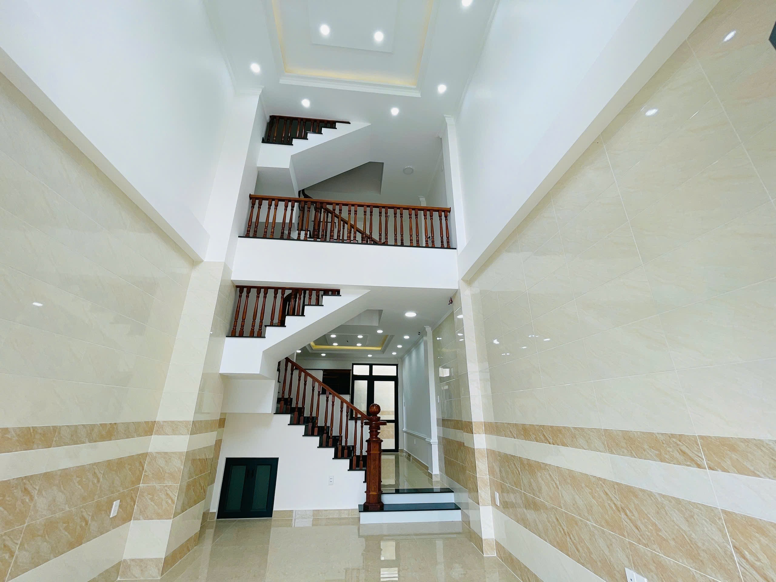 Cần bán Nhà mặt tiền Phường Hiệp Bình Phước, Thủ Đức, Diện tích 100m², Giá 8.999 Tỷ 7