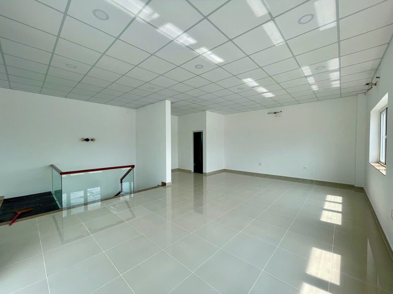 Cho thuê Nhà mặt tiền Phường Phước Long B, Quận 9, Diện tích 231m², Giá 045 Triệu/tháng 5