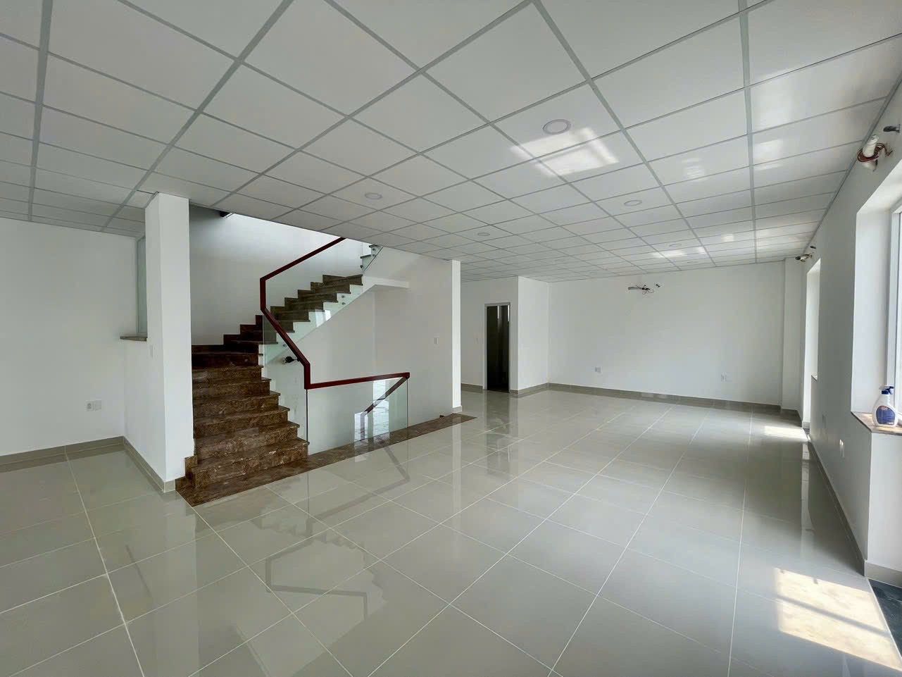 Cho thuê Nhà mặt tiền Phường Phước Long B, Quận 9, Diện tích 231m², Giá 045 Triệu/tháng 9