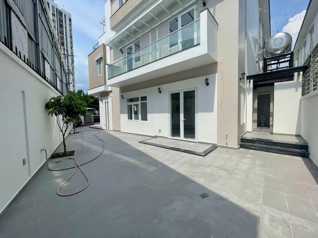 Cho thuê Nhà mặt tiền Phường Phước Long B, Quận 9, Diện tích 231m², Giá 045 Triệu/tháng 24