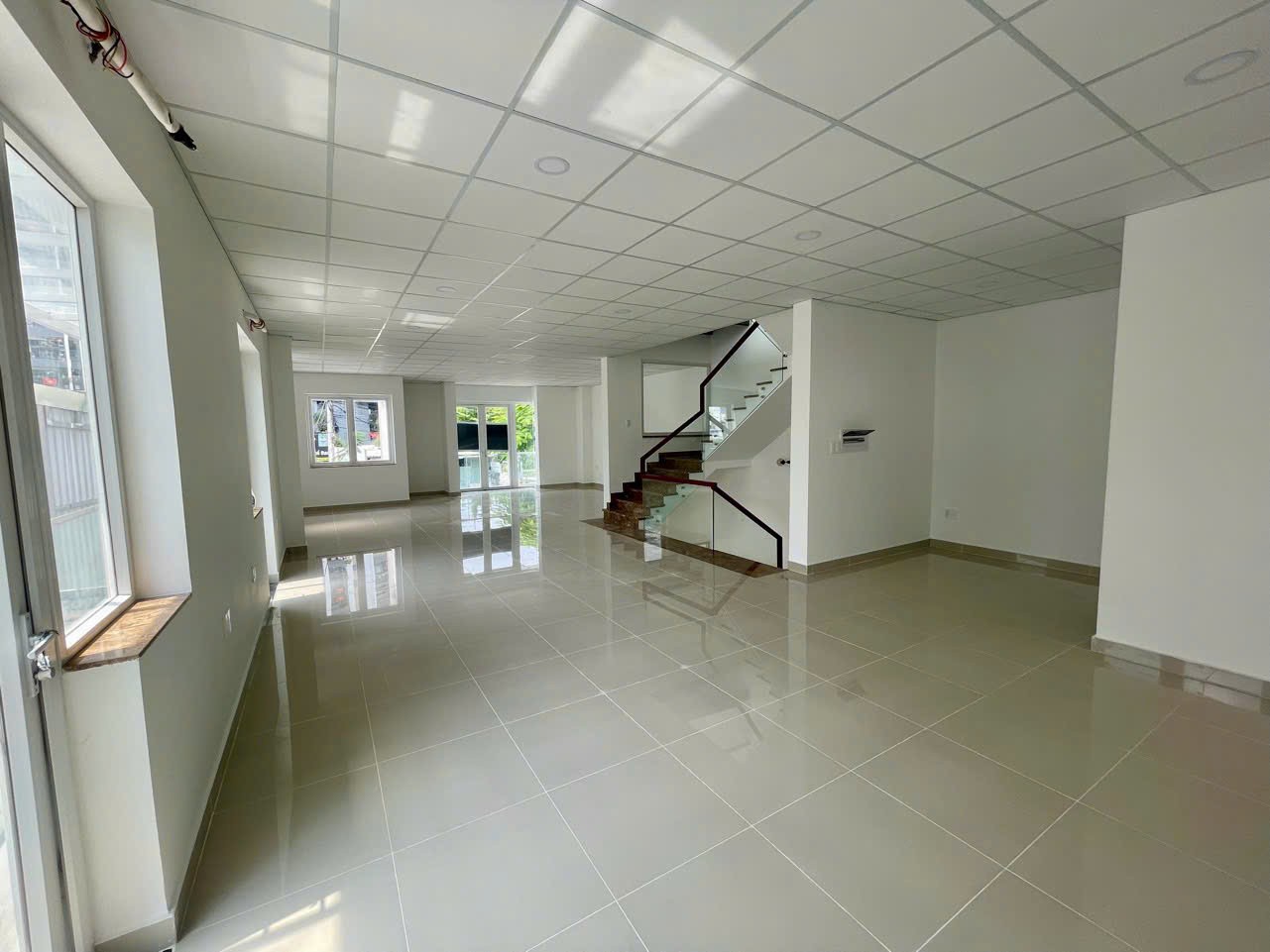Cho thuê Nhà mặt tiền Phường Phước Long B, Quận 9, Diện tích 231m², Giá 045 Triệu/tháng 12
