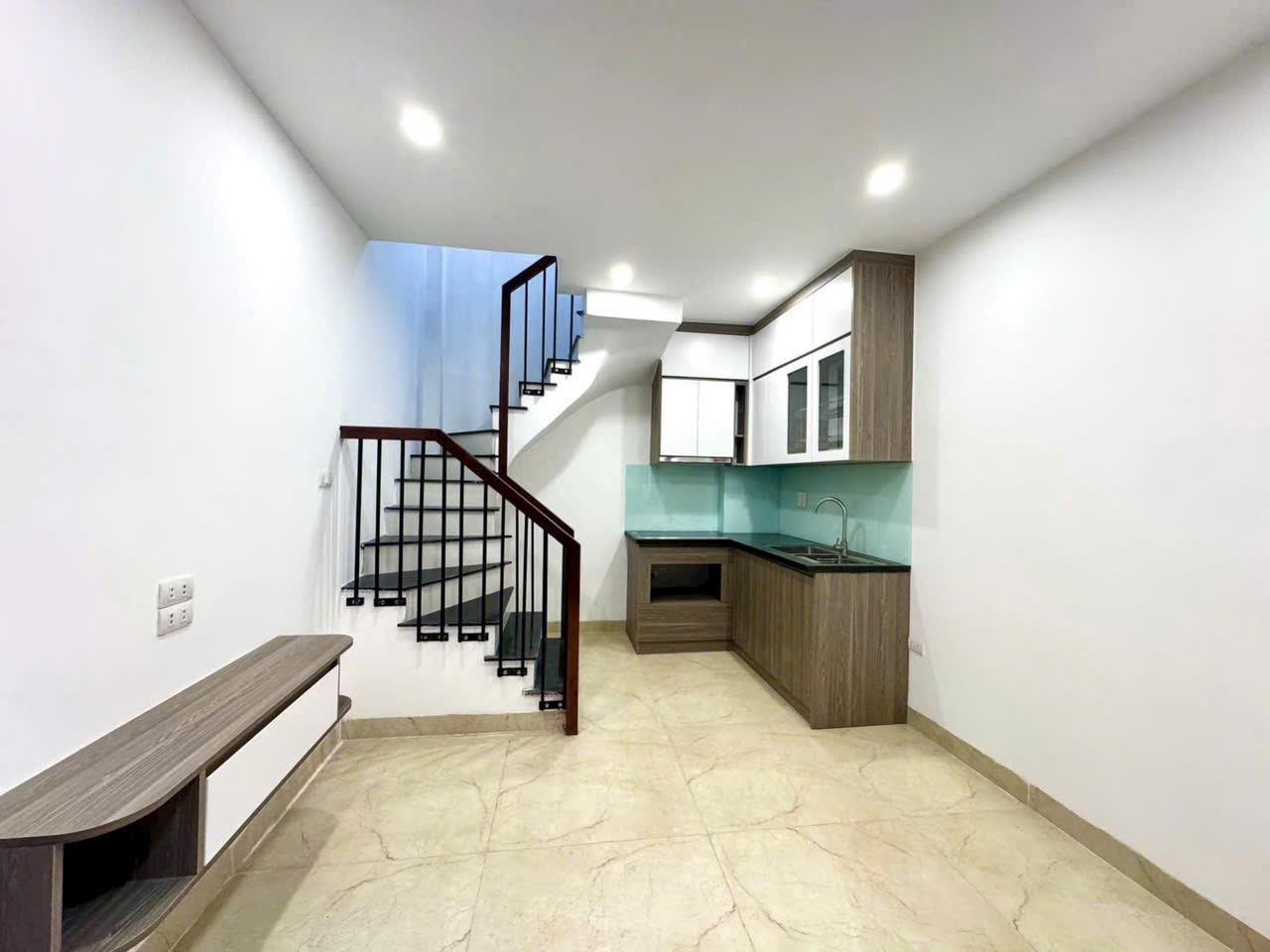 Hàng hiếm! Nhỉnh 5 tỷ có ngay nhà phố ĐỘI CẤN, BA ĐÌNH 5