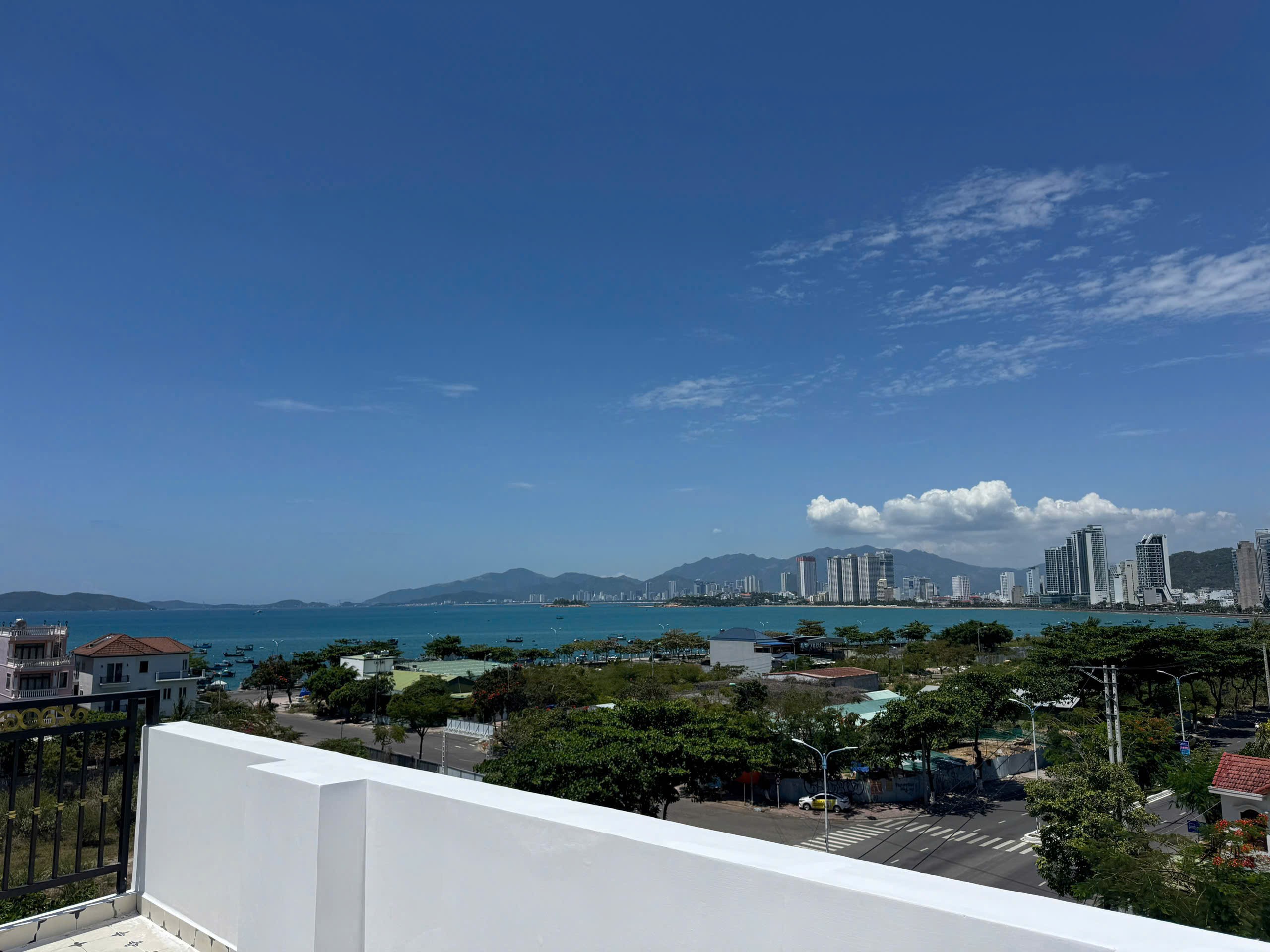 TÒA CĂN HỘ VIEW BIỂN MẶT TIỀN ĐƯỜNG PHẠM VĂN ĐỒNG, GIÁ CHỈ 13 TỶ 5