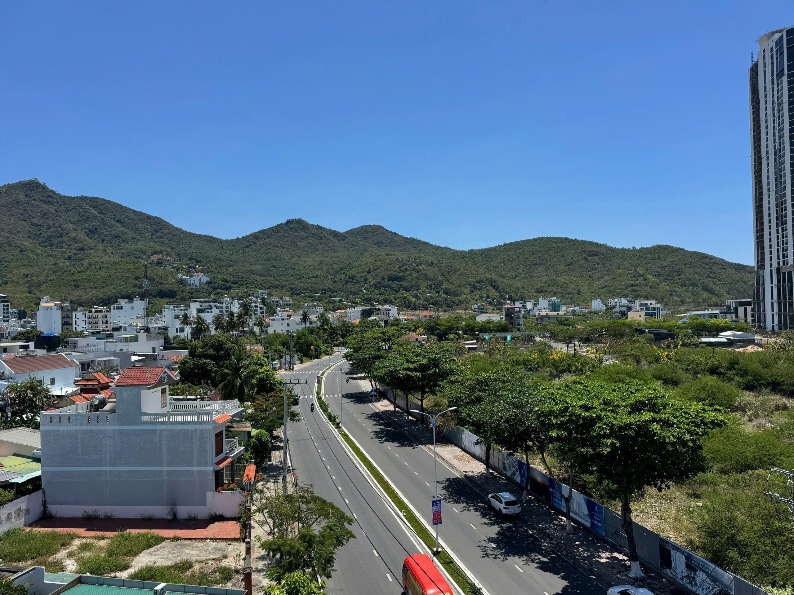 TÒA CĂN HỘ VIEW BIỂN MẶT TIỀN ĐƯỜNG PHẠM VĂN ĐỒNG, GIÁ CHỈ 13 TỶ 8