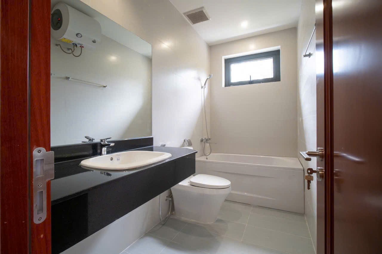 Cho thuê Biệt thự Phường Tăng Nhơn Phú A, Quận 9, Diện tích 240m², Giá 036 Triệu/tháng 5