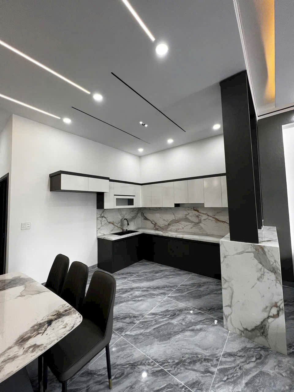 Bán 8 căn nhà xây đồng bộ 1/ đường Chợ Chiều, thị trấn Đức Hòa dt 110m2 giá từ 2,55 tỷ đến 2,8 tỷ 1 9