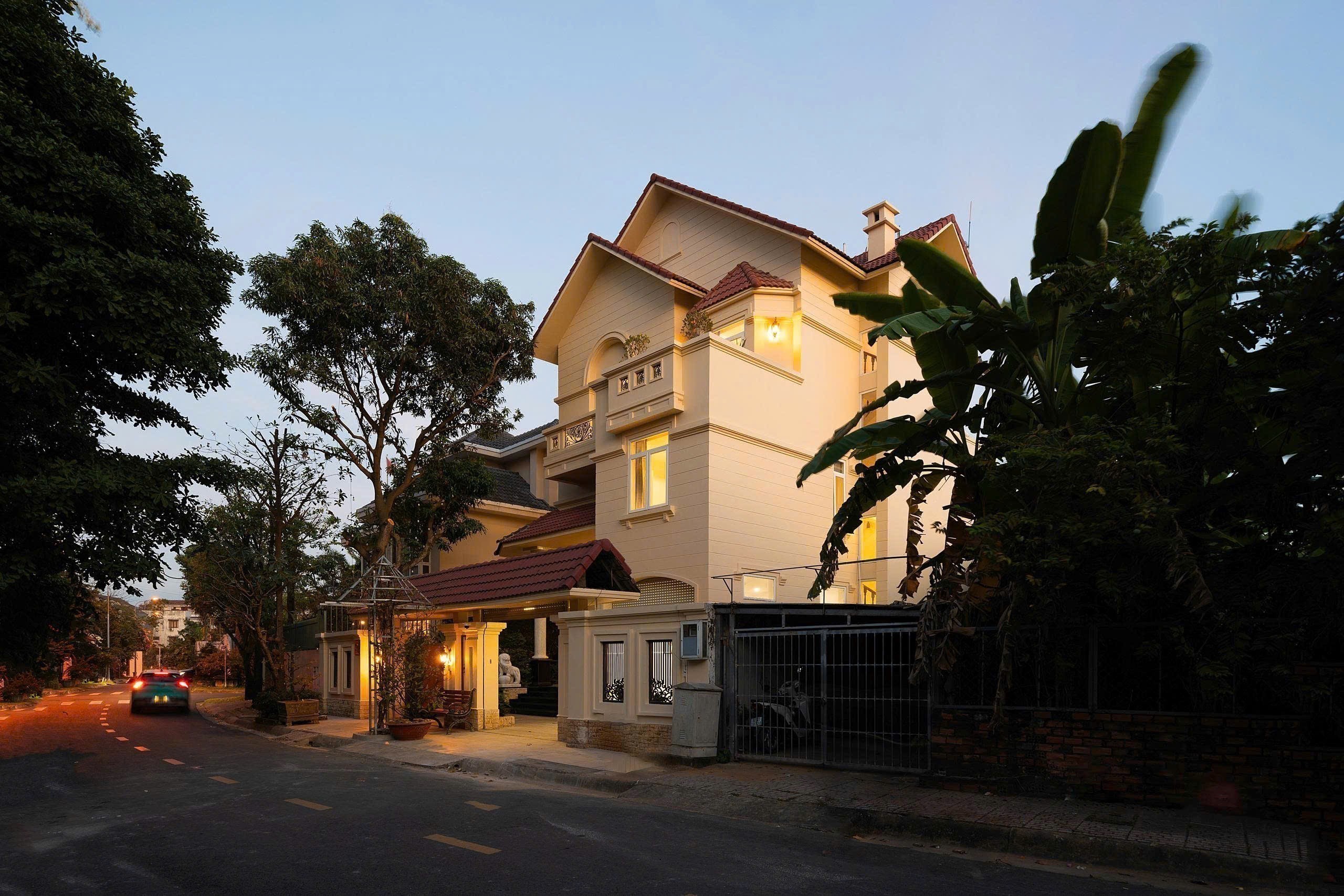 Cho thuê Nhà mặt tiền Phường An Phú, Quận 2, Diện tích 300m², Giá Thương lượng