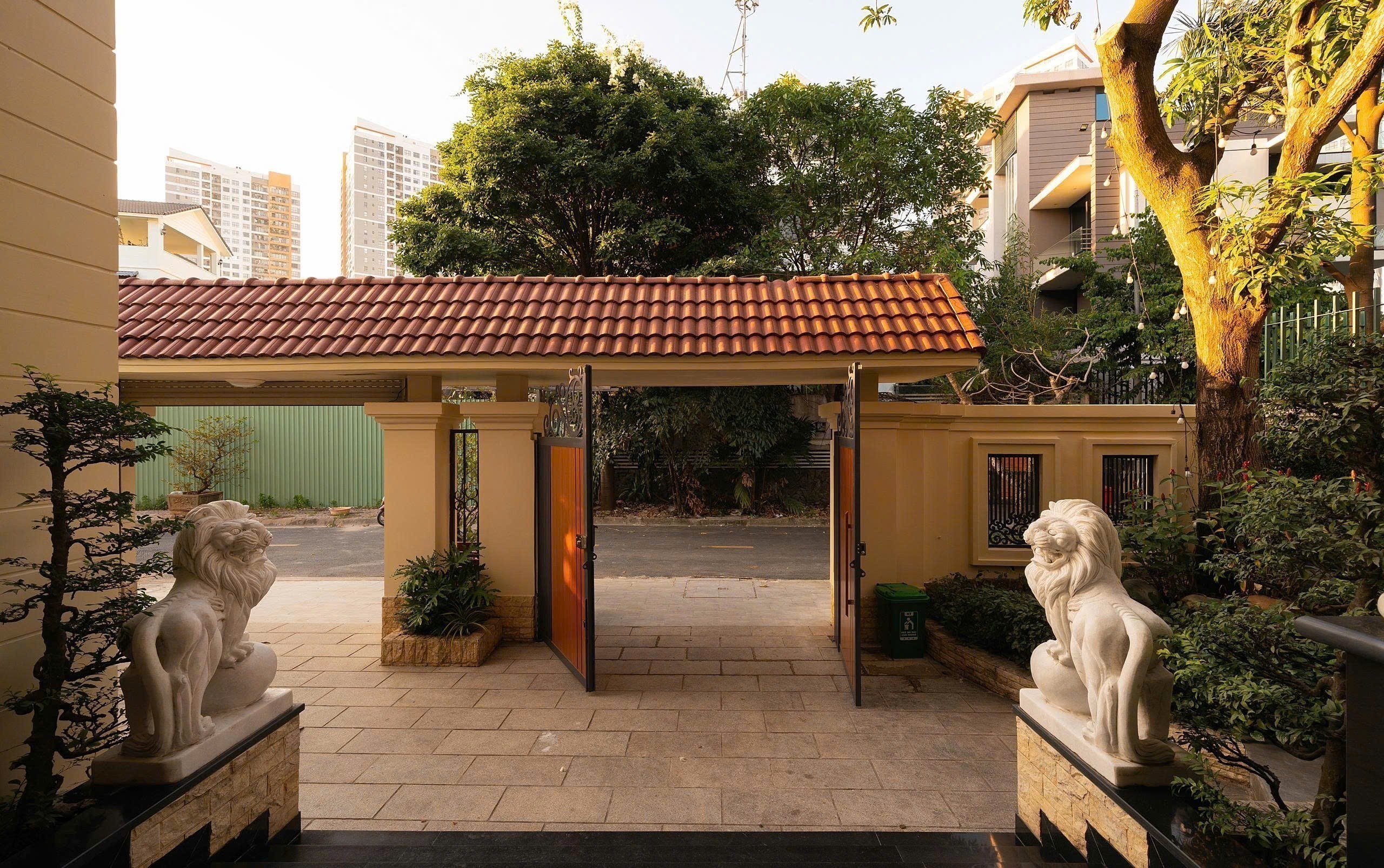 Cho thuê Nhà mặt tiền Phường An Phú, Quận 2, Diện tích 300m², Giá Thương lượng 5