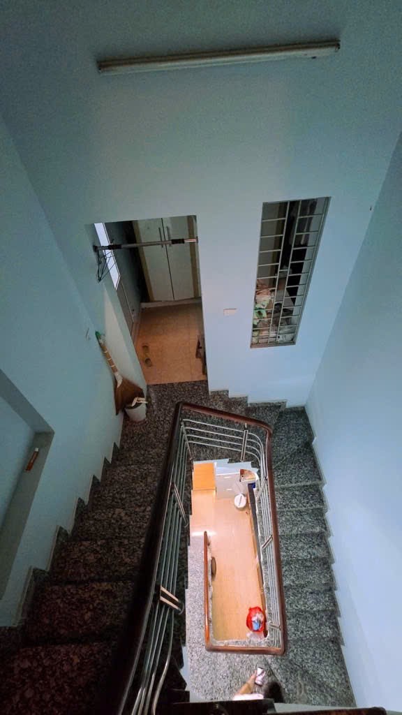 BÁN NHÀ VĨNH PHÚC -BA ĐÌNH - 5TẦNG Ở NGAY - CÁCH 70m RA PHỐ -GẦN TRƯỜNG CHỢ , BÃI ĐỖ Ô TÔ 3
