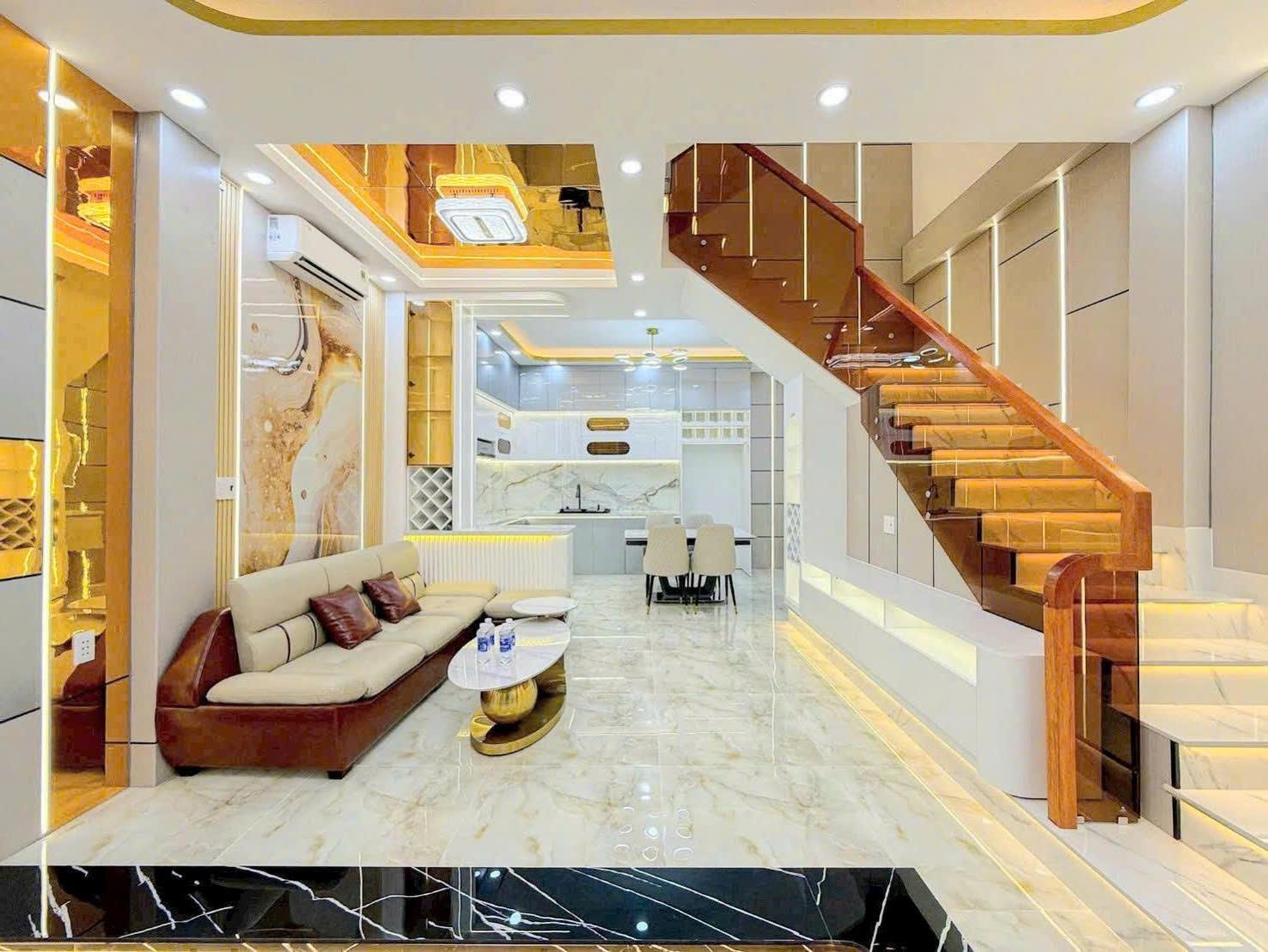 Anh Hải cần bán nhà hẻm xe hơi cạnh Phú Mỹ Hưng, 4 tầng, để lại nội thất 2