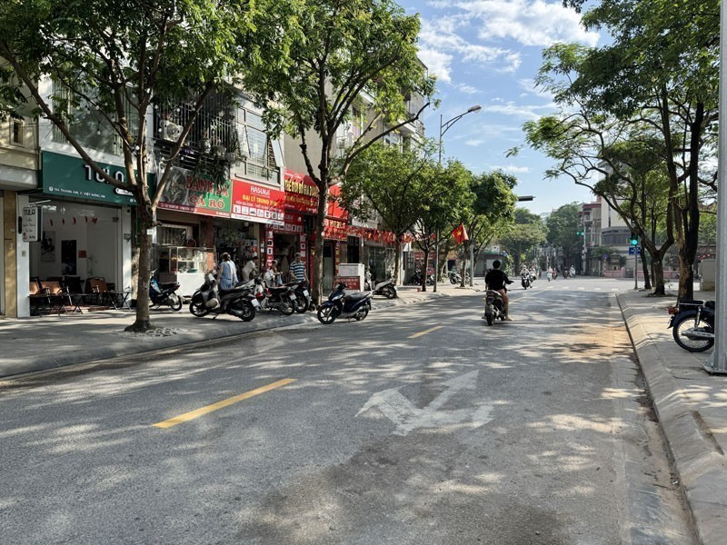 HIẾM CÓ KHÓ TÌM! Mặt Phố Thanh Am - Đặng Vũ Hỷ: 76,22m2, mặt tiền 8m nở hậu, vỉa hè rộng 5m 2