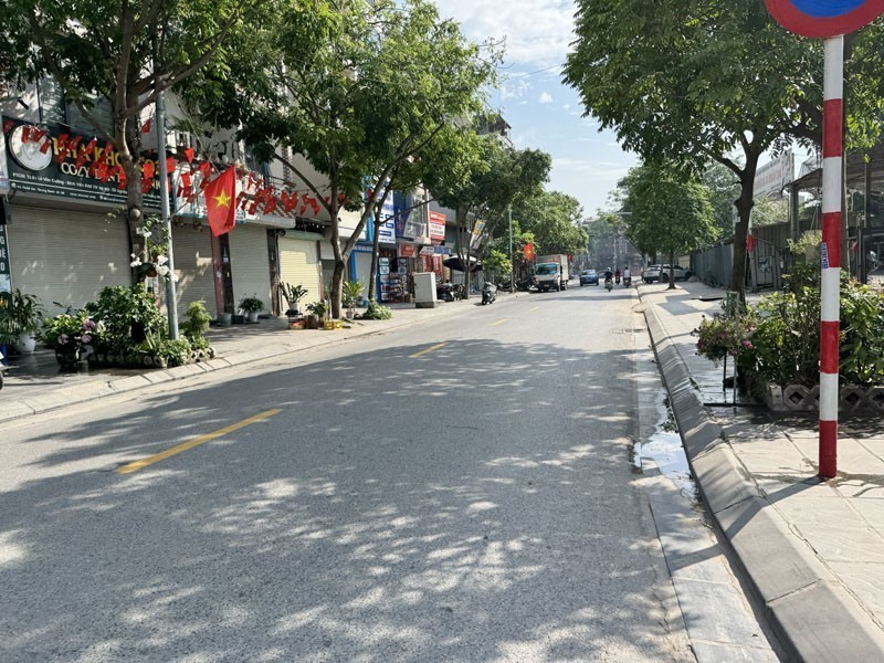 HIẾM CÓ KHÓ TÌM! Mặt Phố Thanh Am - Đặng Vũ Hỷ: 76,22m2, mặt tiền 8m nở hậu, vỉa hè rộng 5m 6