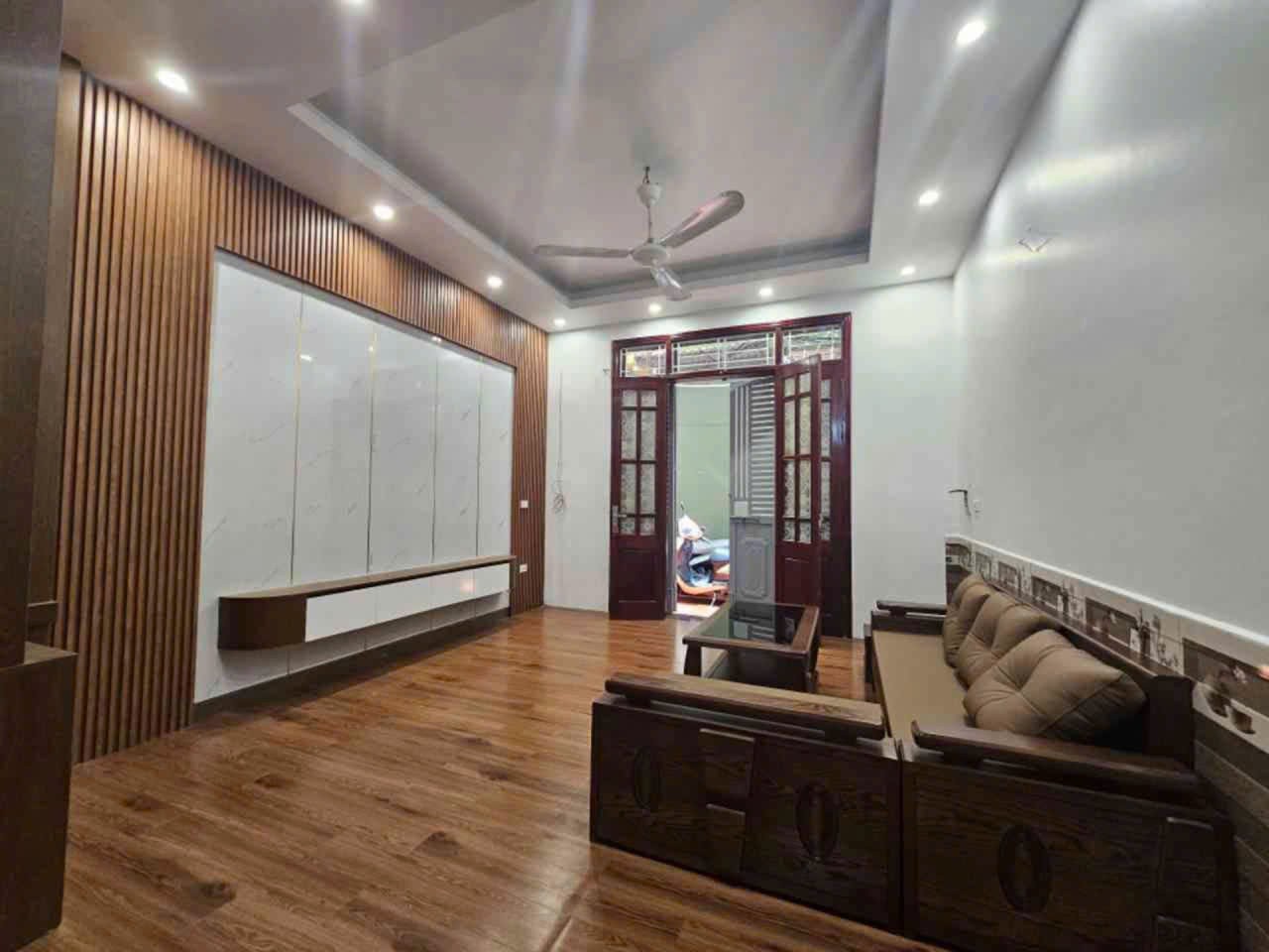 36 M2 NHÀ ĐẸP THẠCH BÀN – FULL NỘI THẤT – Ô TÔ ĐỖ CỬA 2