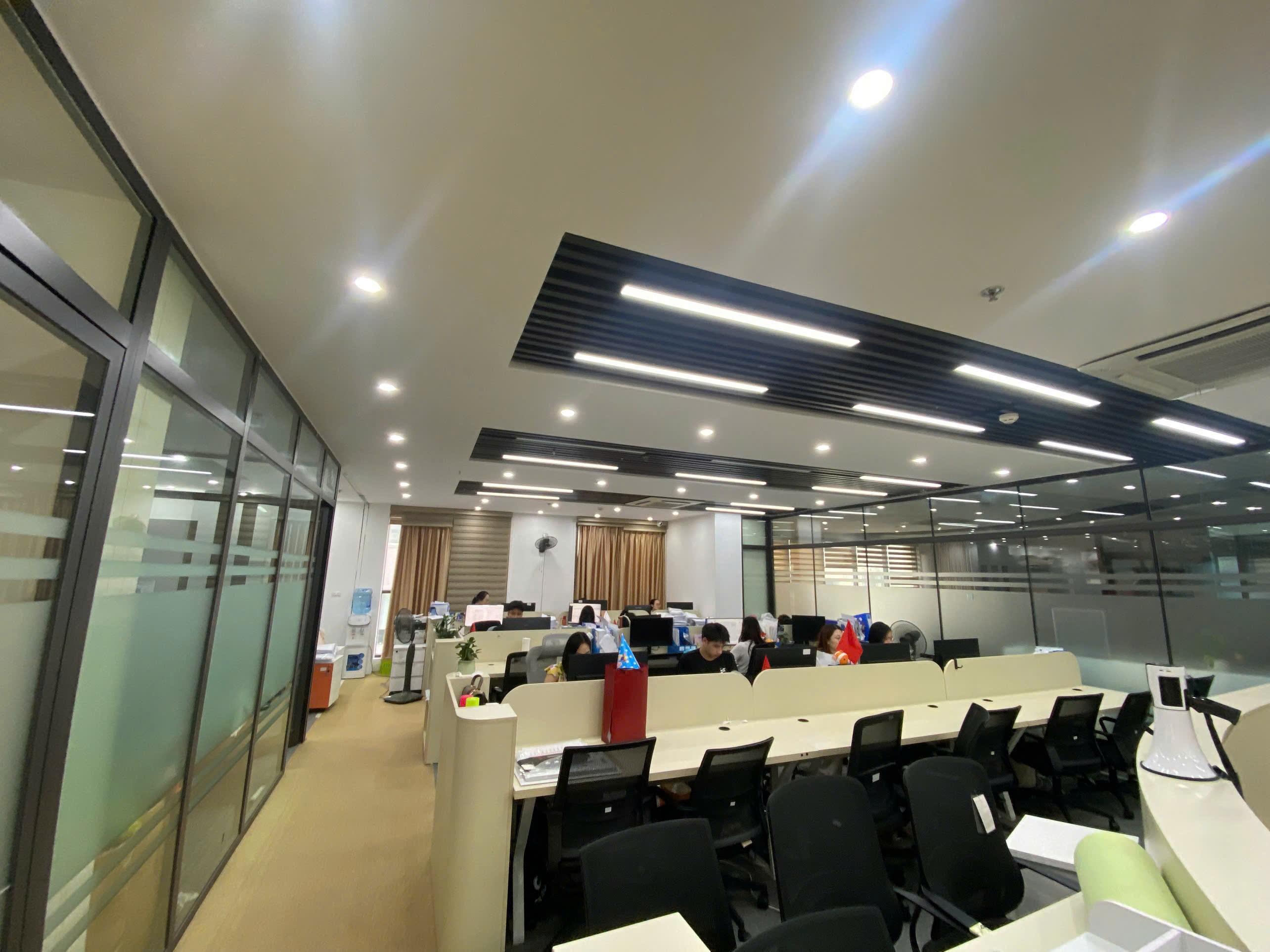 SANG NHƯỢNG VĂN PHÒNG TẦNG 3 TÒA HOÀNH SƠN COMPLEX, NGÕ 282 NGUYỄN HUY TƯỞNG 5