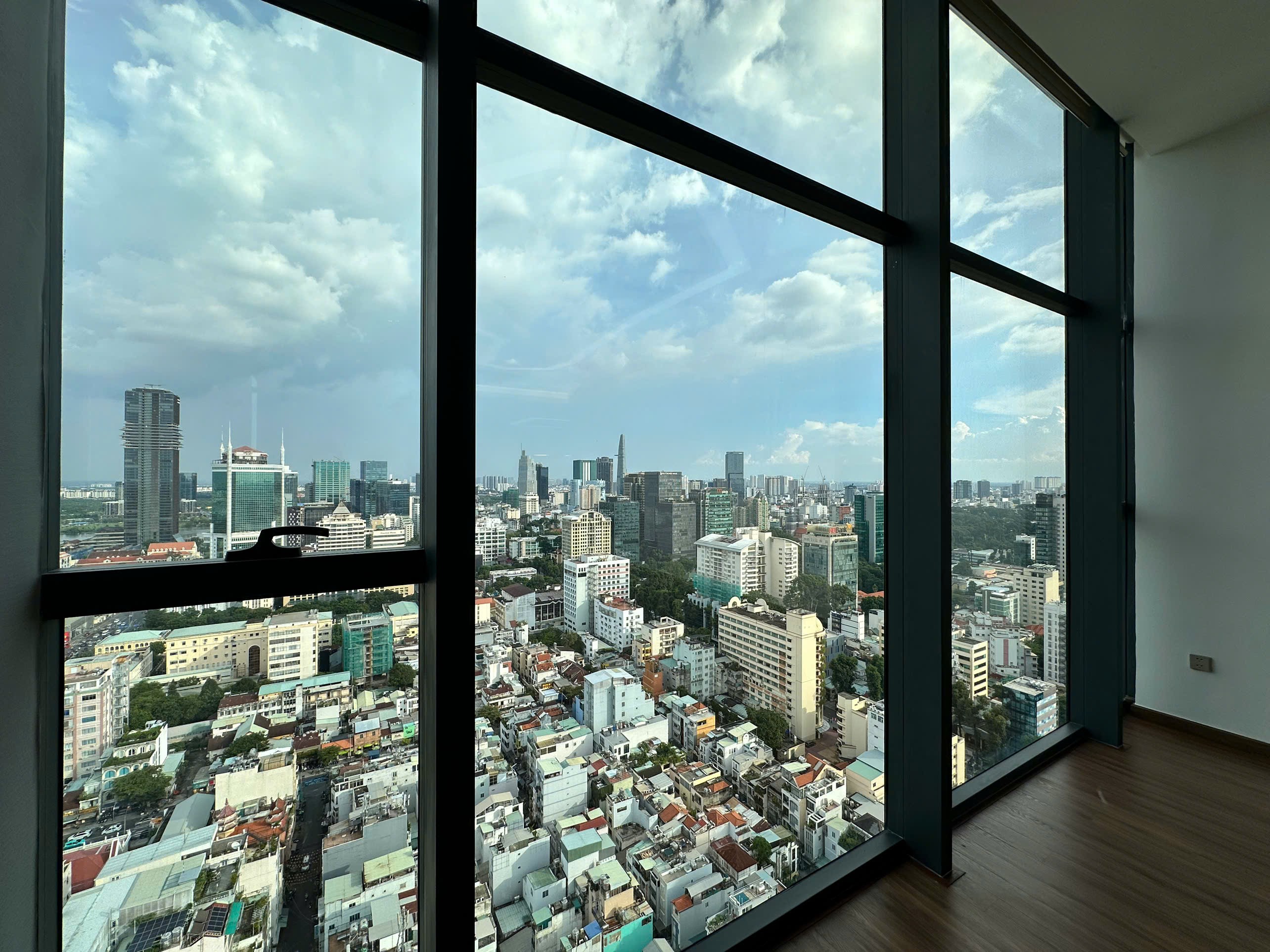 Cho thuê Căn hộ chung cư Quận 1, Hồ Chí Minh, Diện tích 300m², Giá 200 Triệu/tháng 8