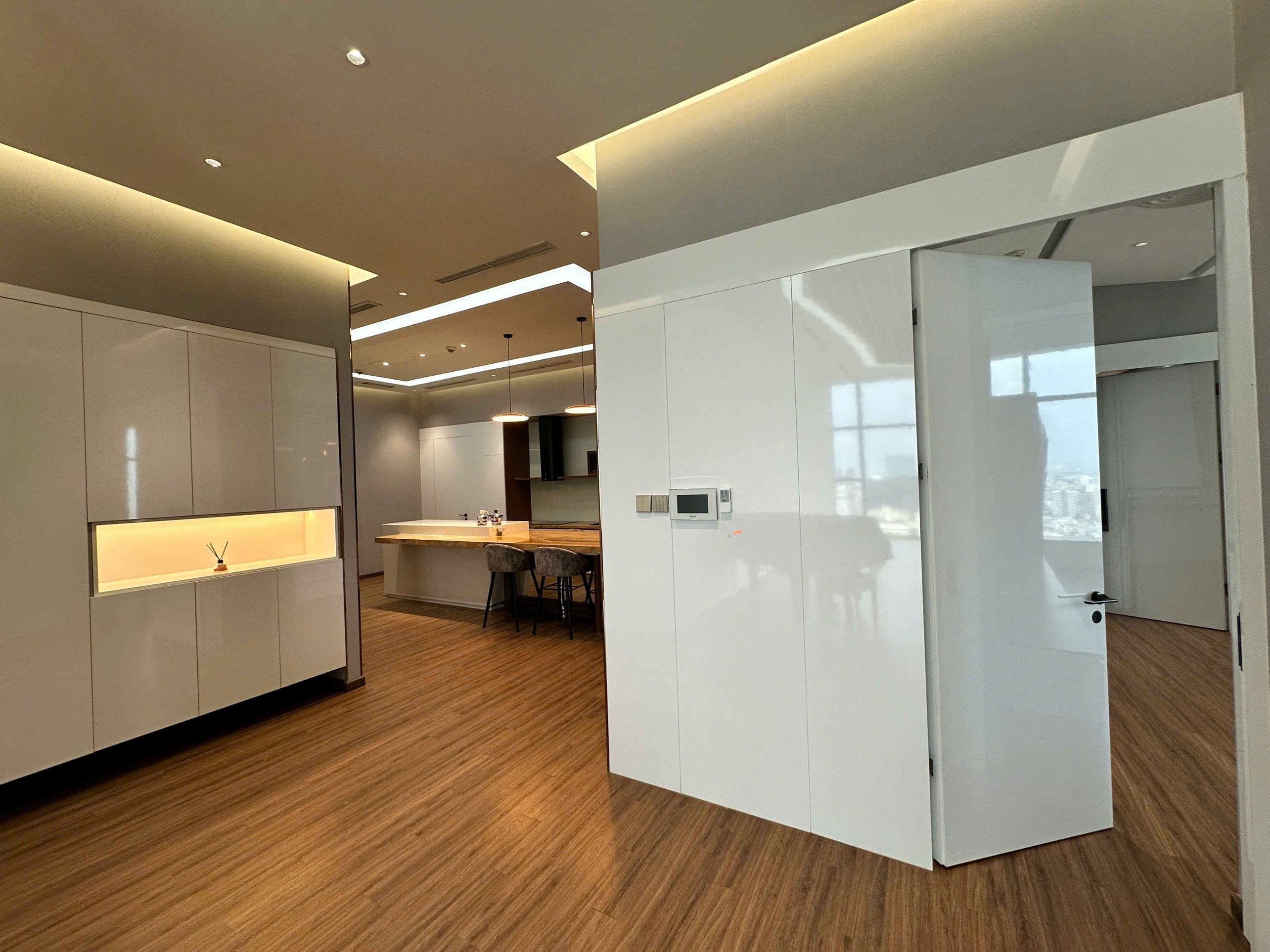 Cho thuê Căn hộ chung cư Quận 1, Hồ Chí Minh, Diện tích 300m², Giá 200 Triệu/tháng 11