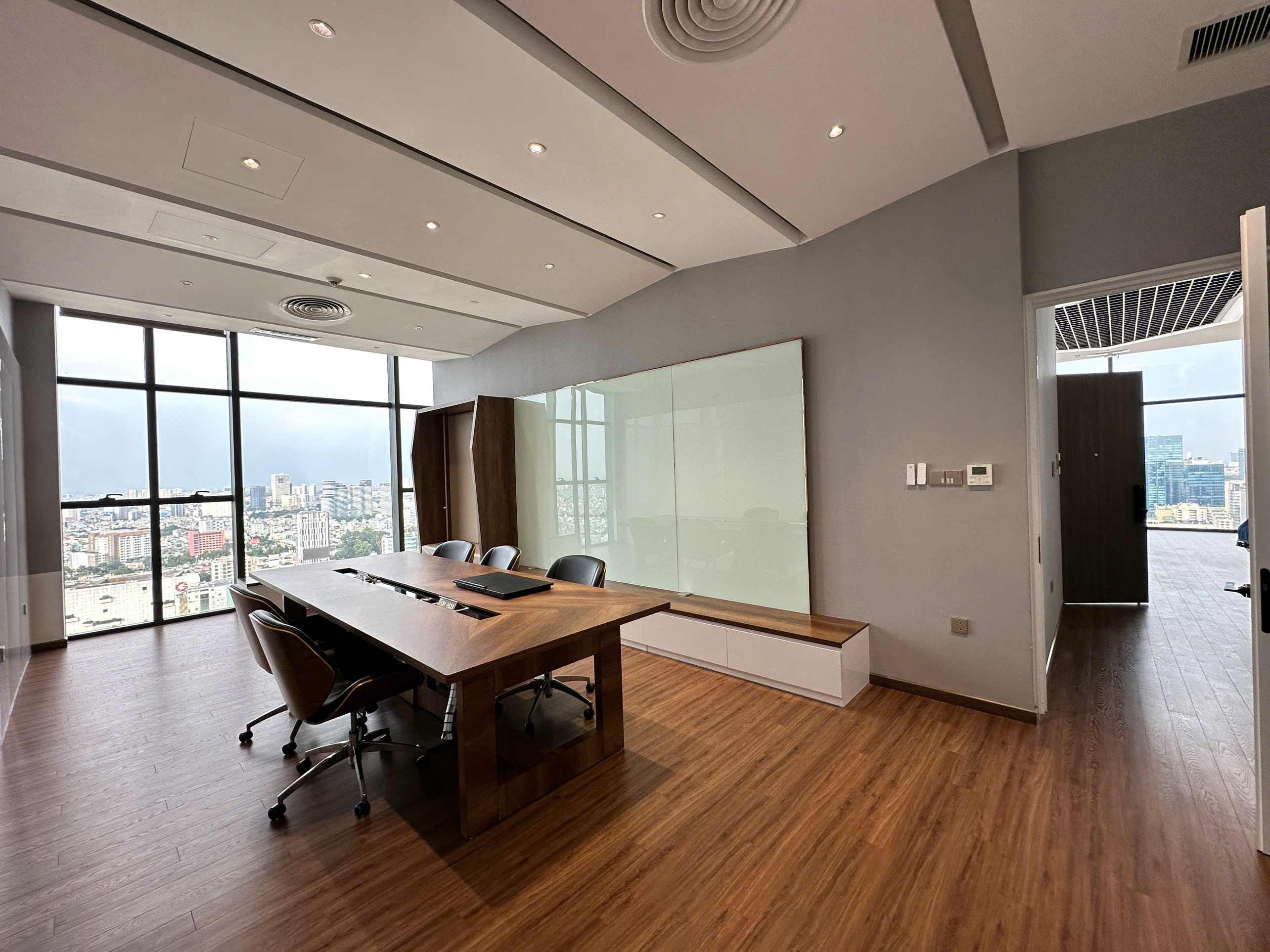 Cho thuê Căn hộ chung cư Quận 1, Hồ Chí Minh, Diện tích 300m², Giá 200 Triệu/tháng 17