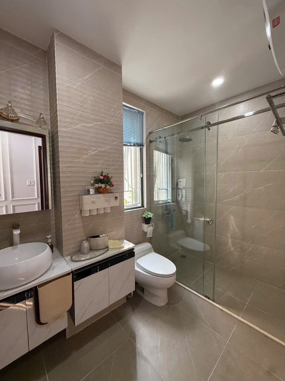 Cho thuê Biệt thự Phường Phú Mỹ, Quận 7, Diện tích 285m², Giá Thương lượng 2