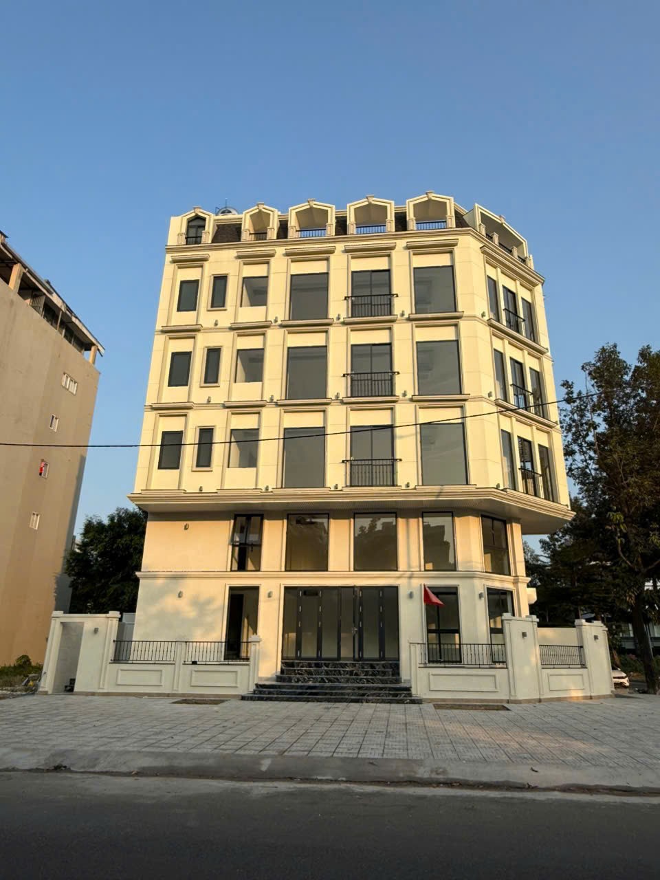 Cho thuê Nhà mặt tiền Quận 2, Hồ Chí Minh, Diện tích 146m², Giá 135 Triệu/tháng 5