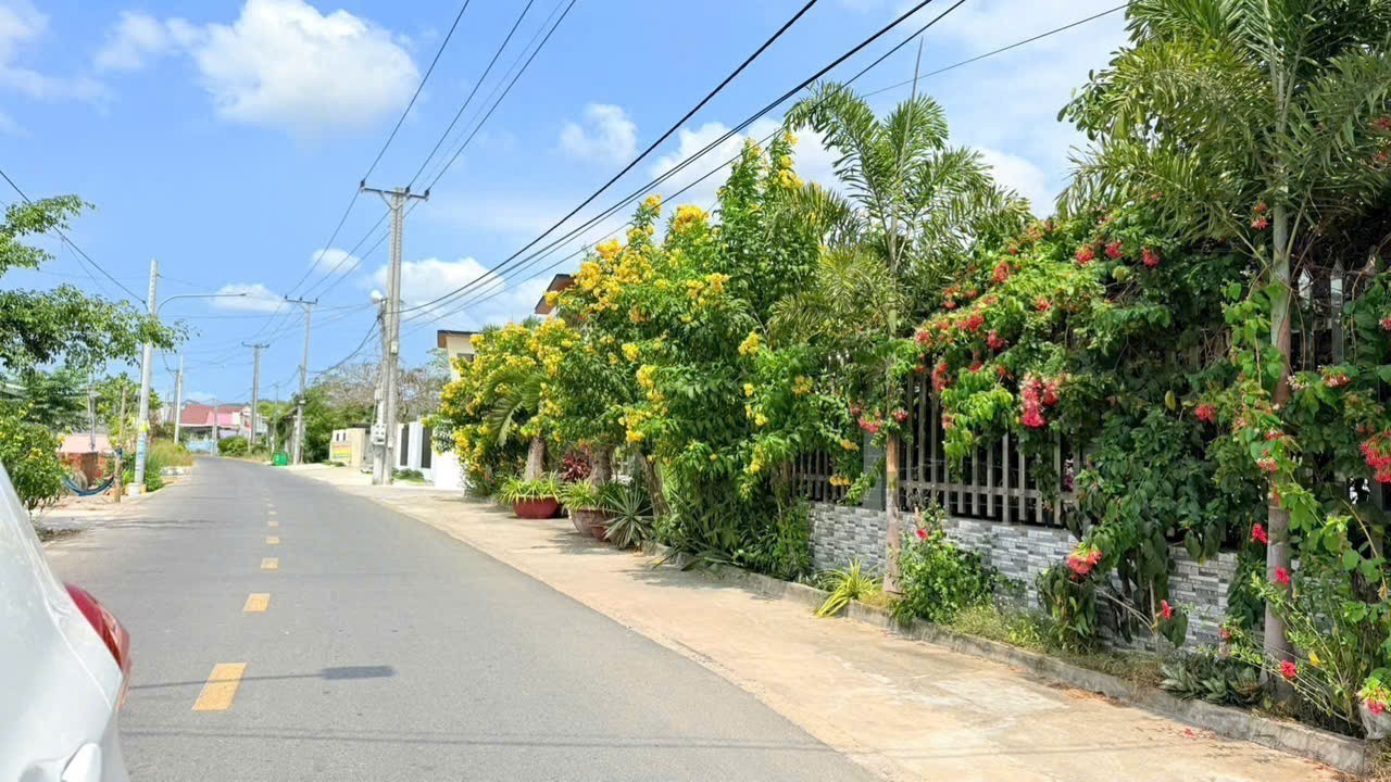 Cần bán Đất đường Tỉnh lộ 44A, Xã Long Mỹ, Diện tích 580m², Giá Thương lượng 2