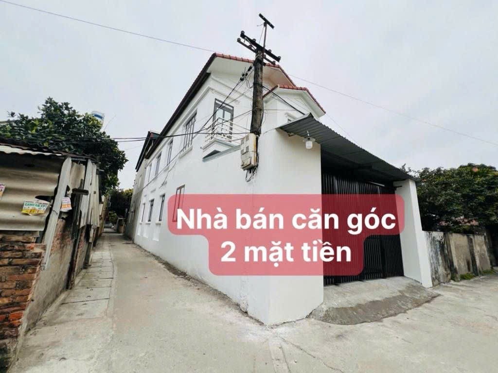 Bán nhà lô góc 104m, xây 2 tầng, full thổ cư, sẵn vào ở, thôn Yên Vinh- Thanh Lâm- Mê Linh 2
